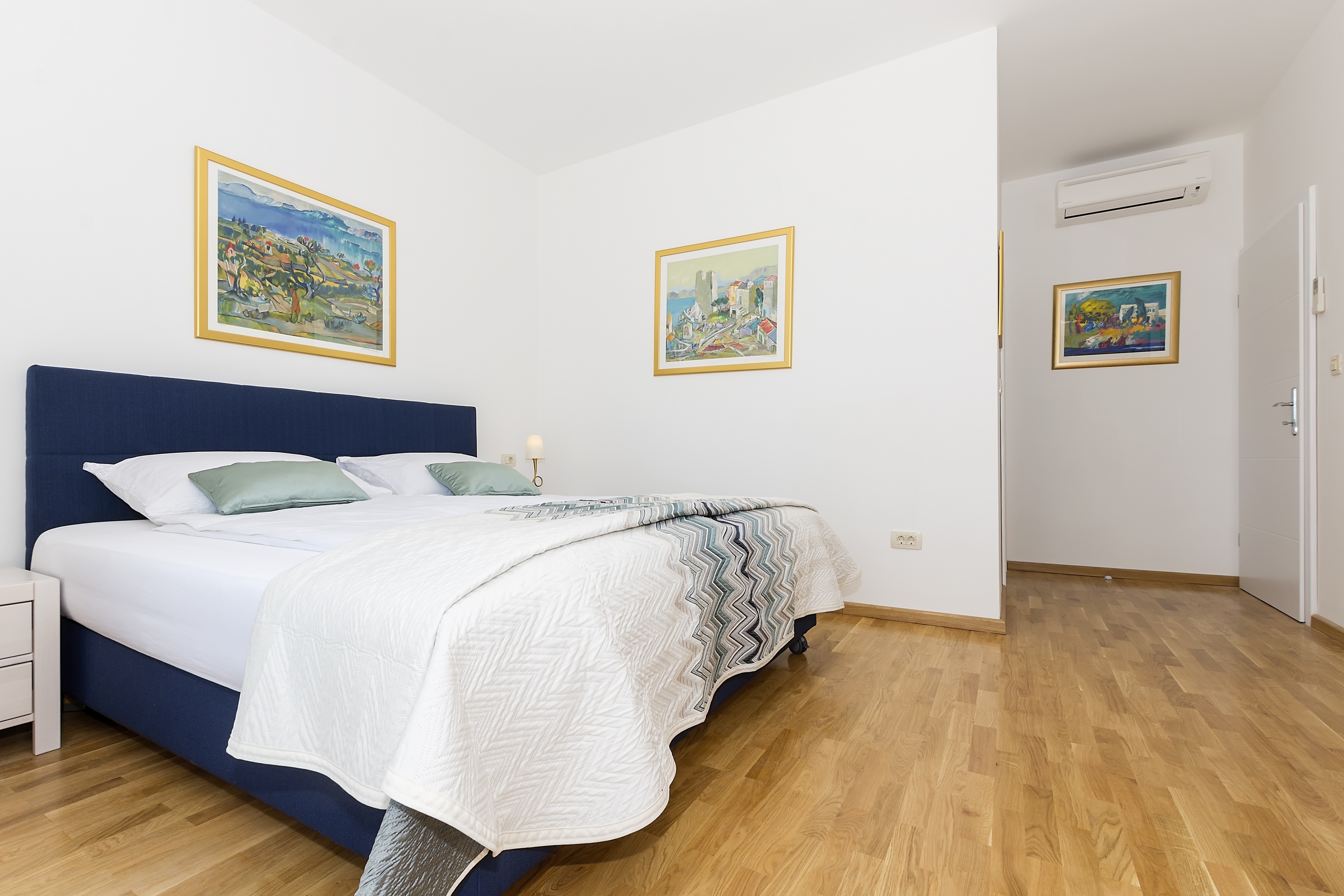Four bedroom house with terrace Cove Makarac, Brač  K