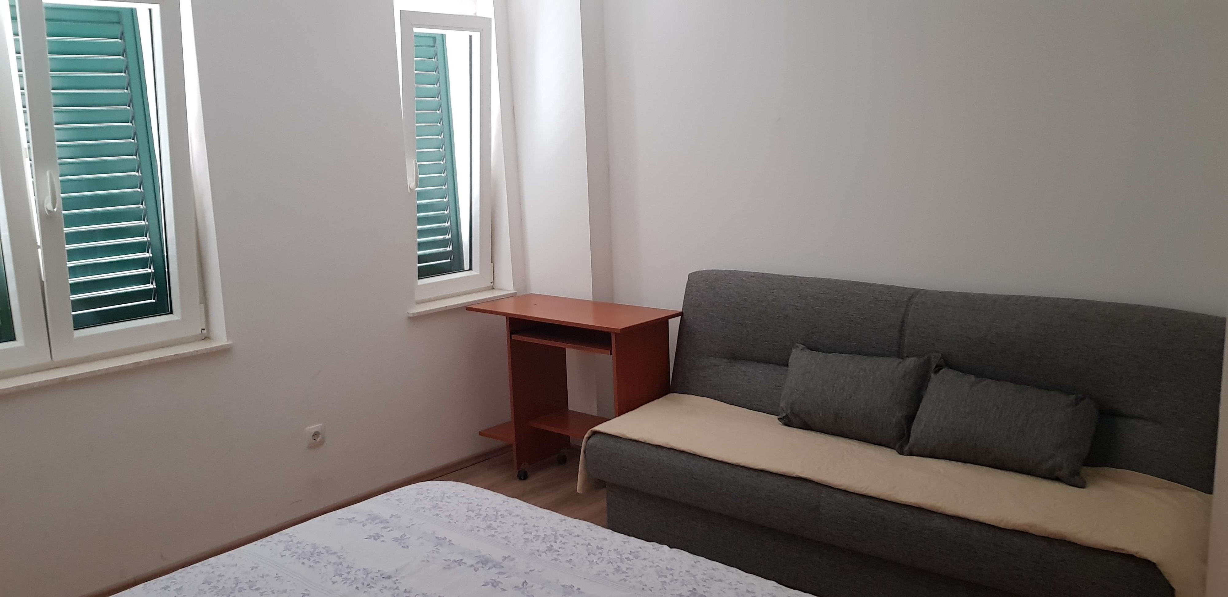 One bedroom apartment with terrace and sea view Kaštel Lukšić, Kaštela  A-b