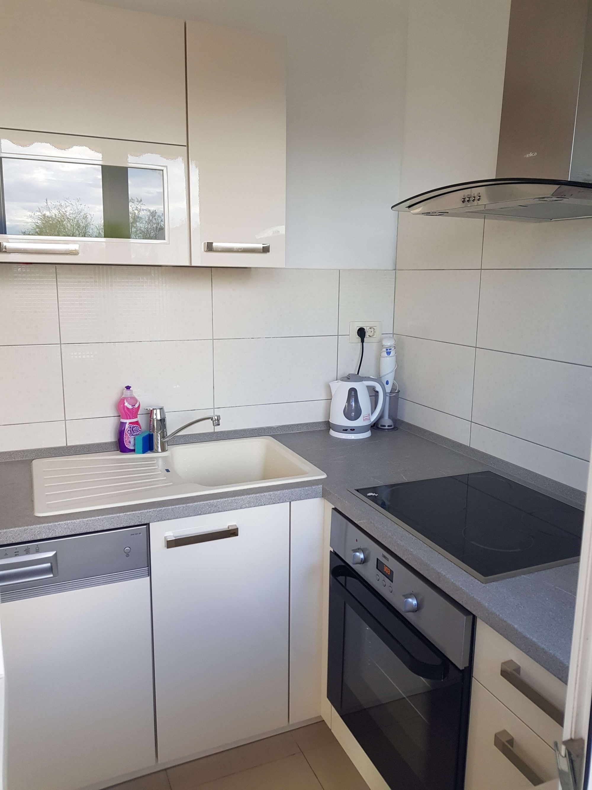 One bedroom apartment with terrace and sea view Kaštel Lukšić, Kaštela  A-b