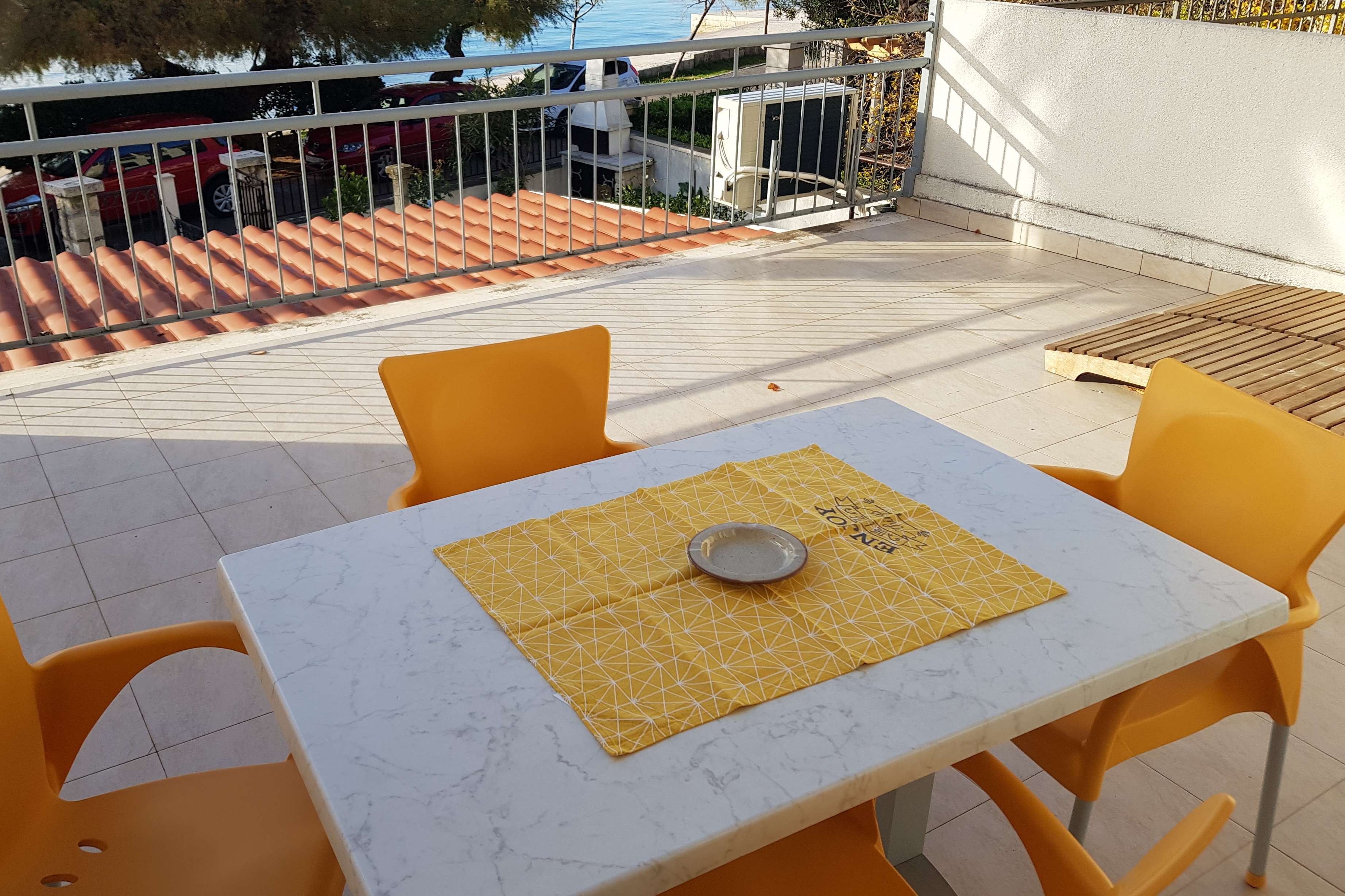One bedroom apartment with terrace and sea view Kaštel Lukšić, Kaštela  A-b