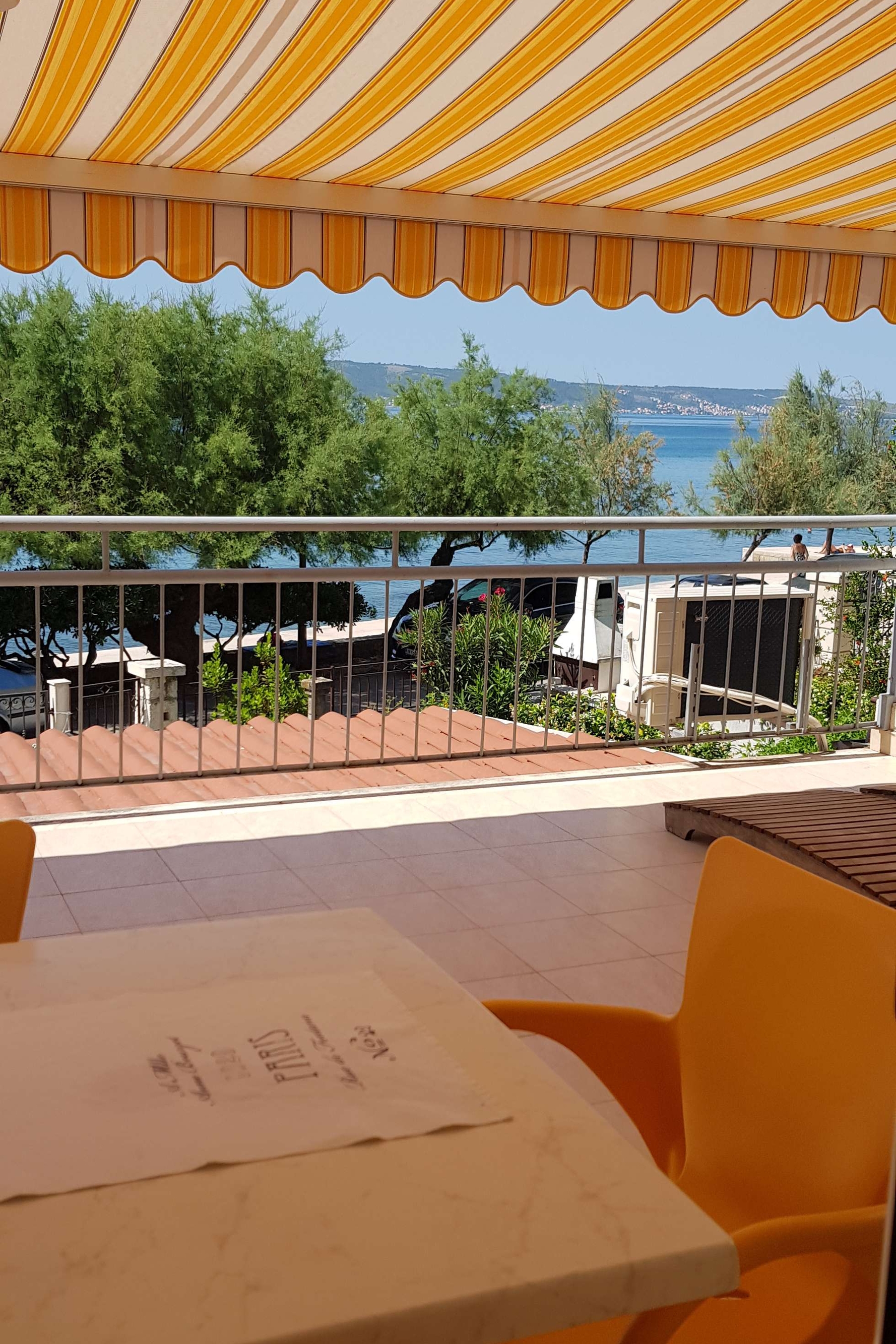One bedroom apartment with terrace and sea view Kaštel Lukšić, Kaštela  A-b