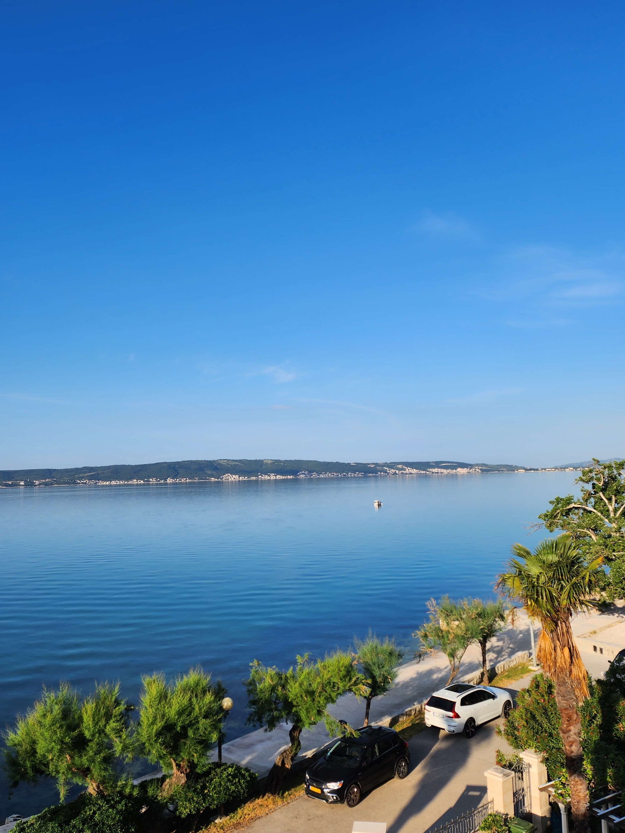 One bedroom apartment with terrace and sea view Kaštel Lukšić, Kaštela  A-b