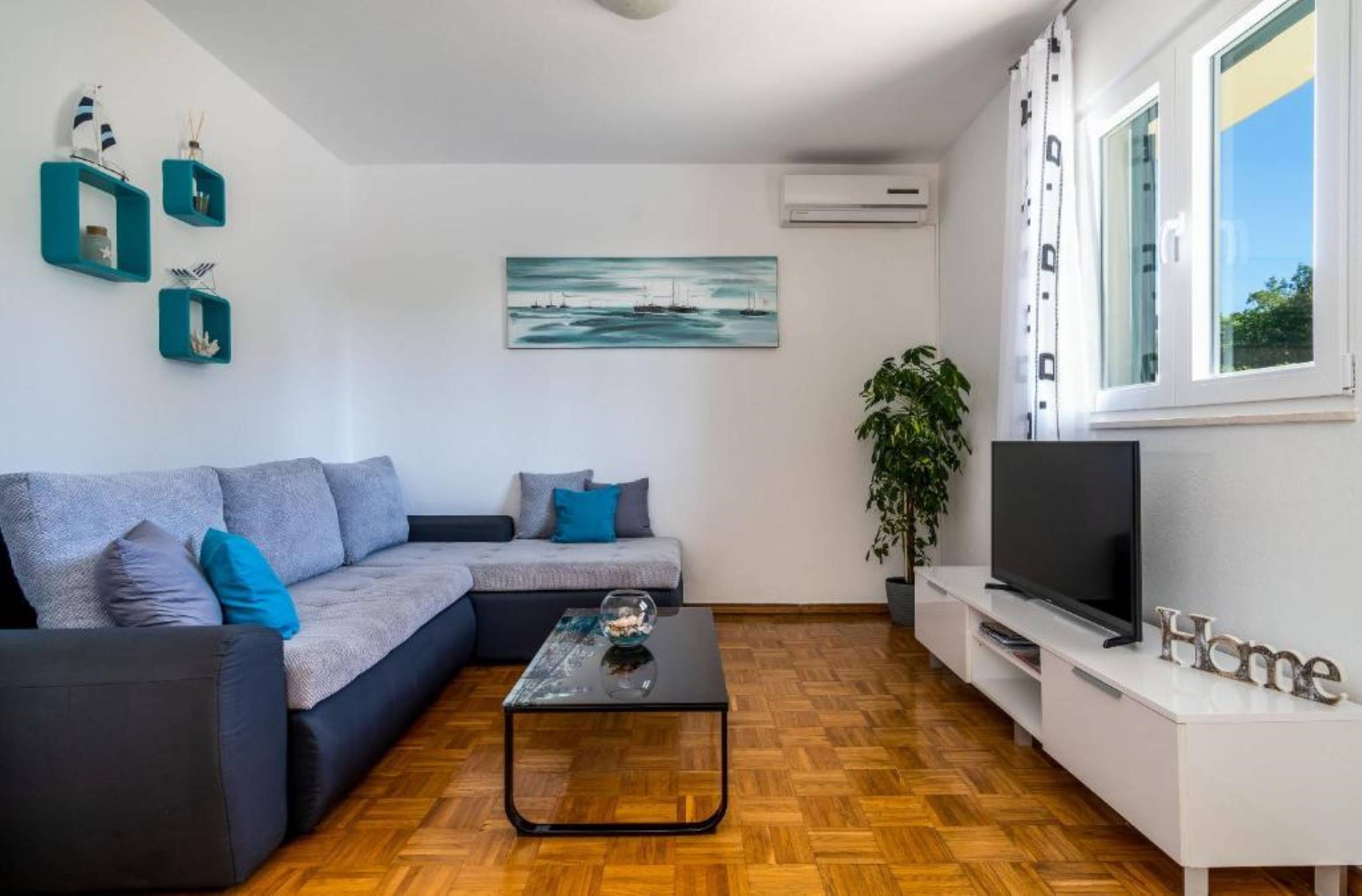 Three bedroom house with terrace Primorski Dolac, Zagora (K-22653) Three bedroom house with terrace Primorski Dolac, Zagora (K-22653)