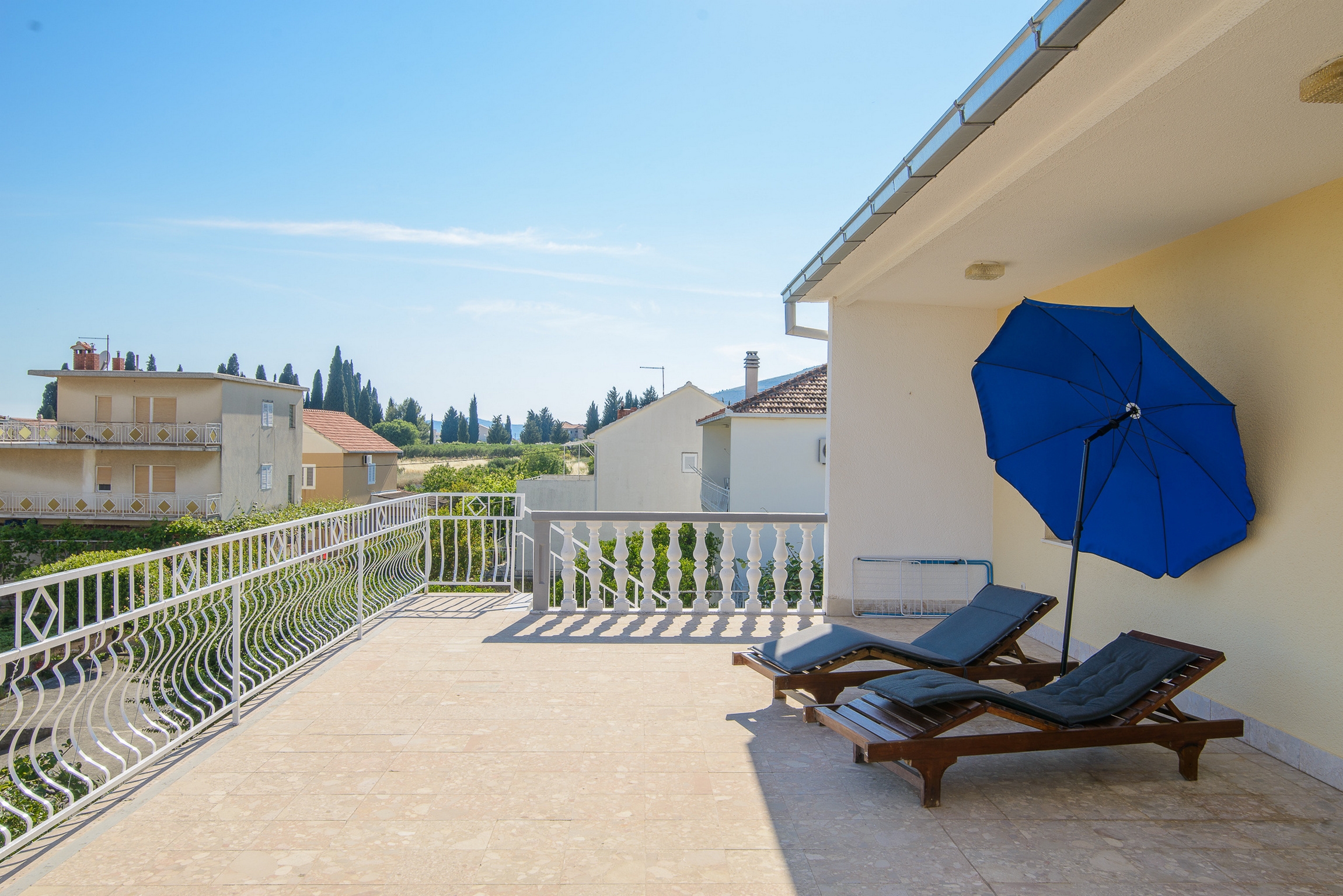 Two bedroom apartment with terrace and sea view Trogir  A-a