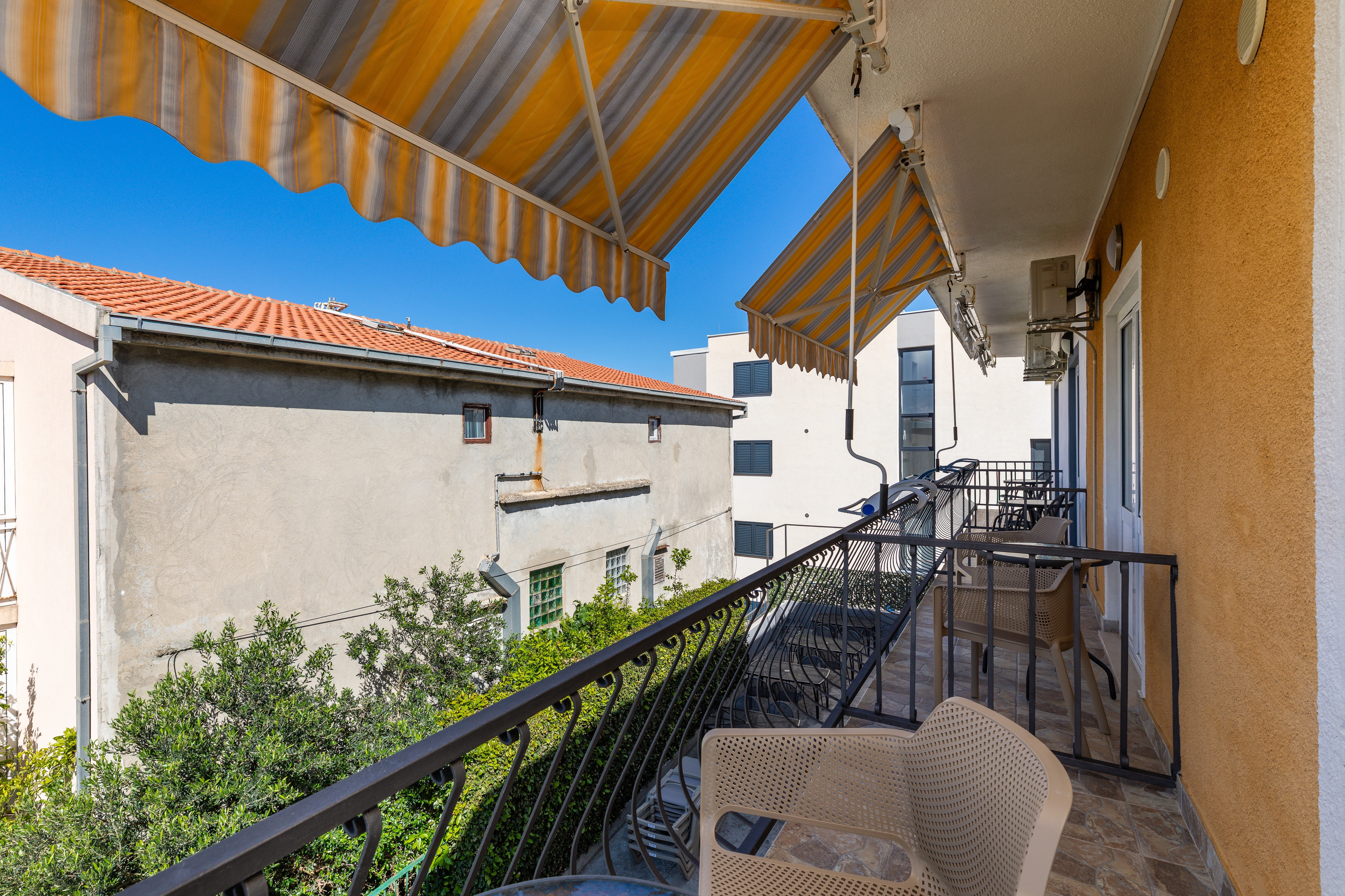 Two bedroom apartment with terrace and sea view Tučepi, Makarska  A-a