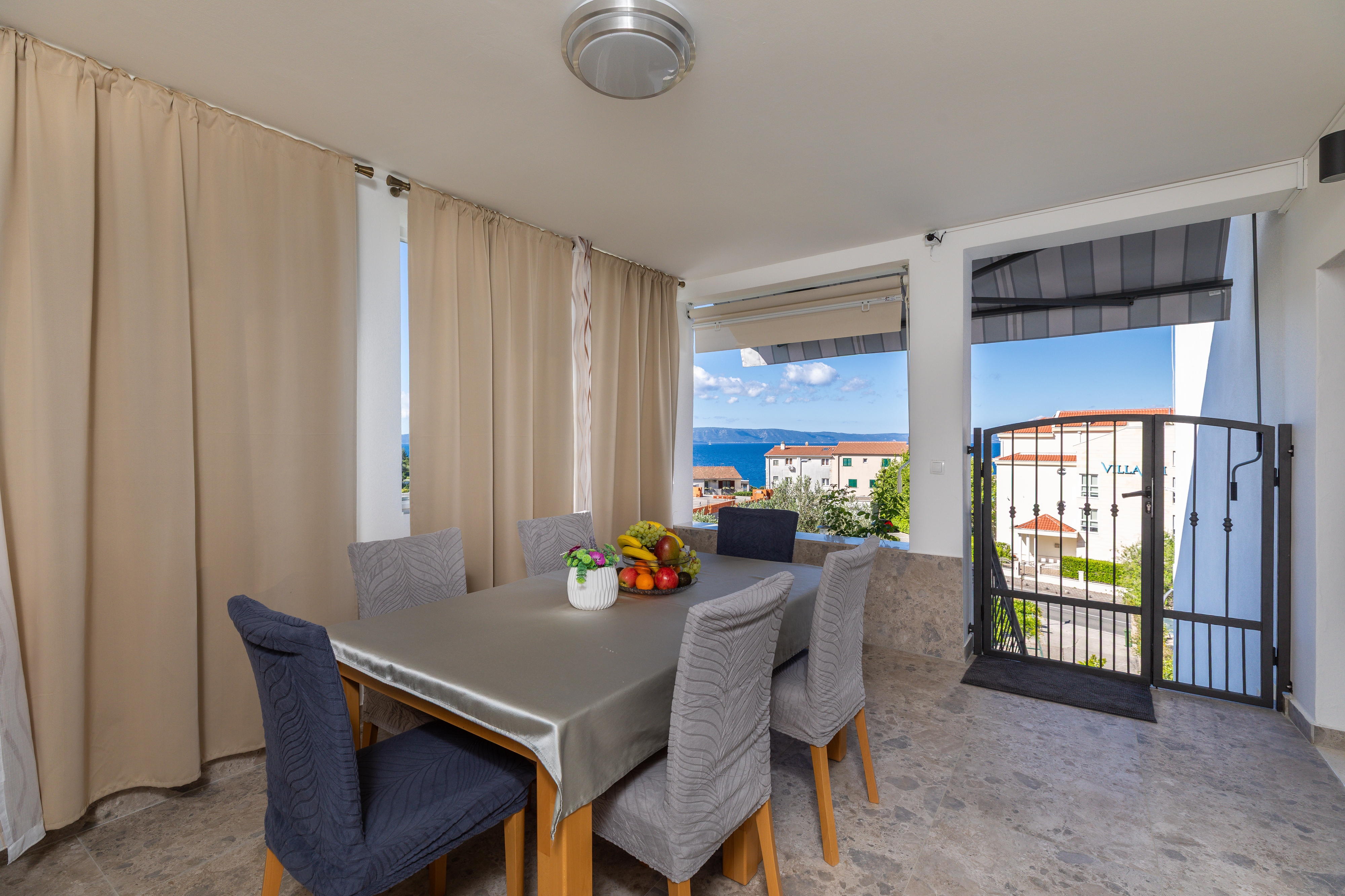 Two bedroom apartment with terrace and sea view Tučepi, Makarska  A-a