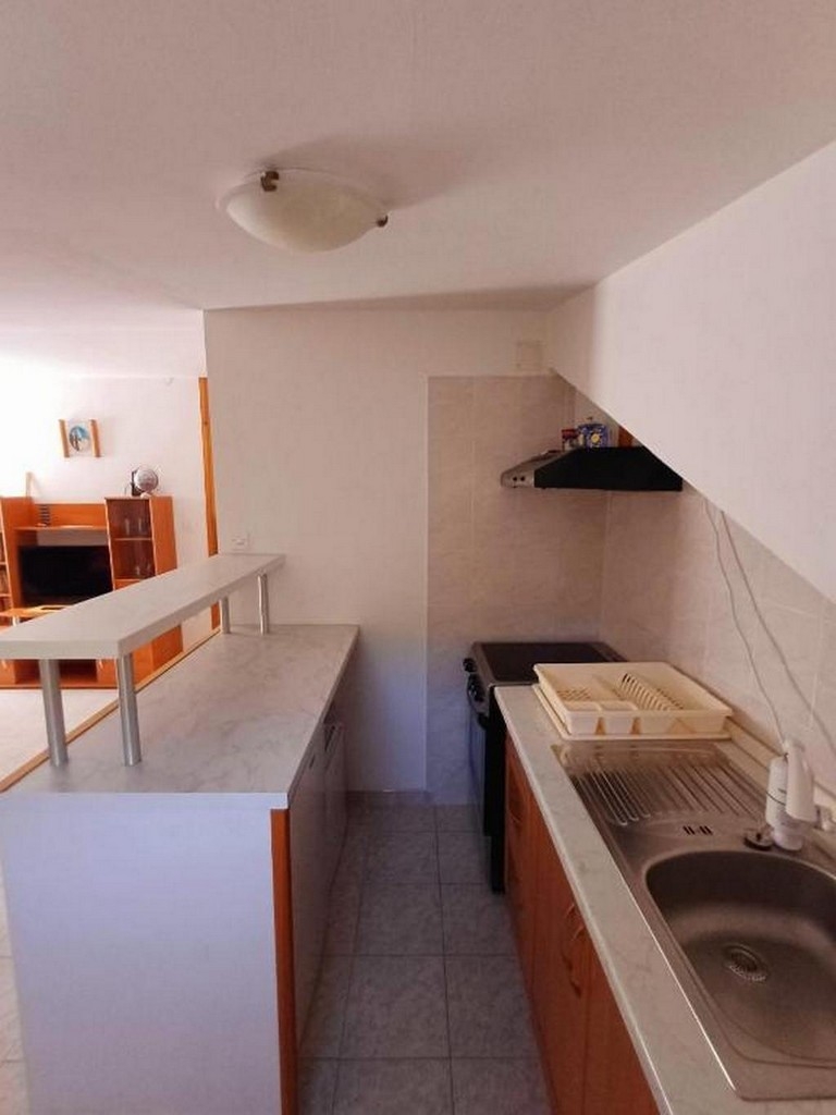 Two bedroom apartment with terrace and sea view Komiža, Vis  A-a