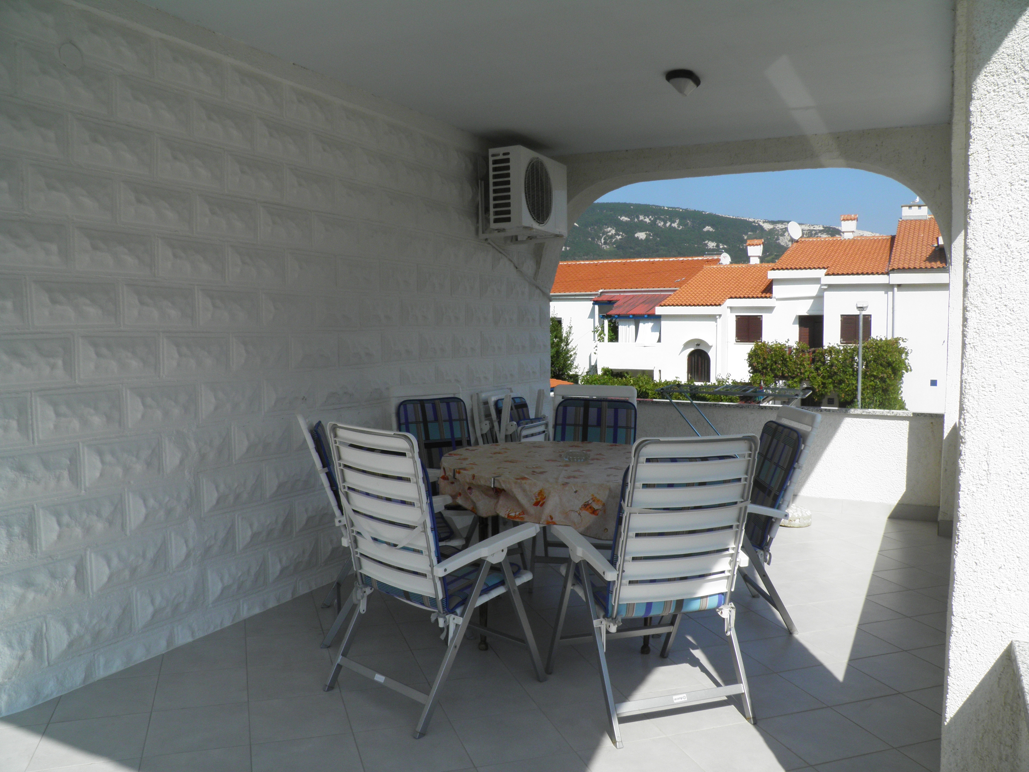 Three bedroom apartment with terrace Baška, Krk  A-c