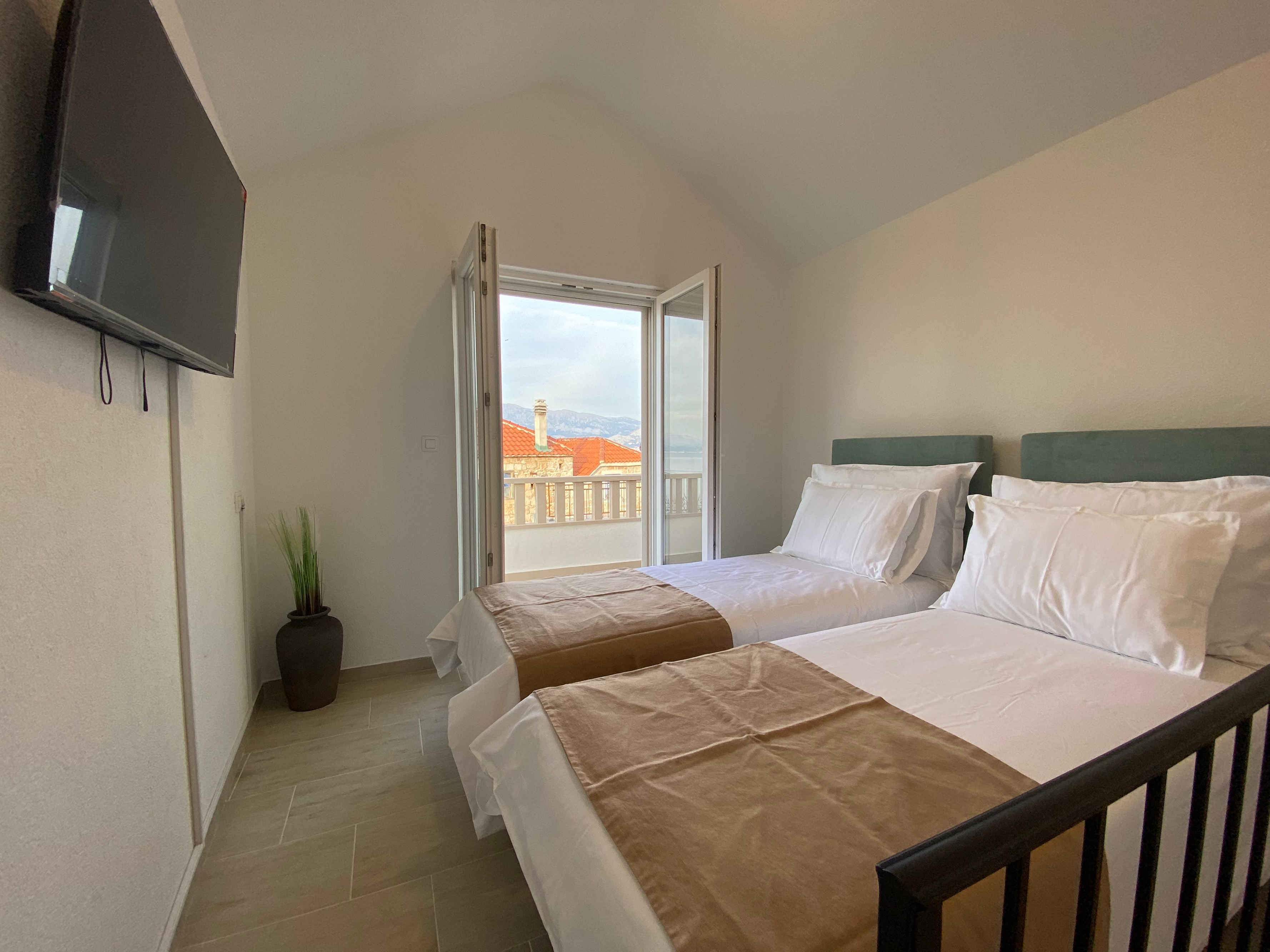 Two bedroom house with terrace and sea view Postira, Brač (K-22663)