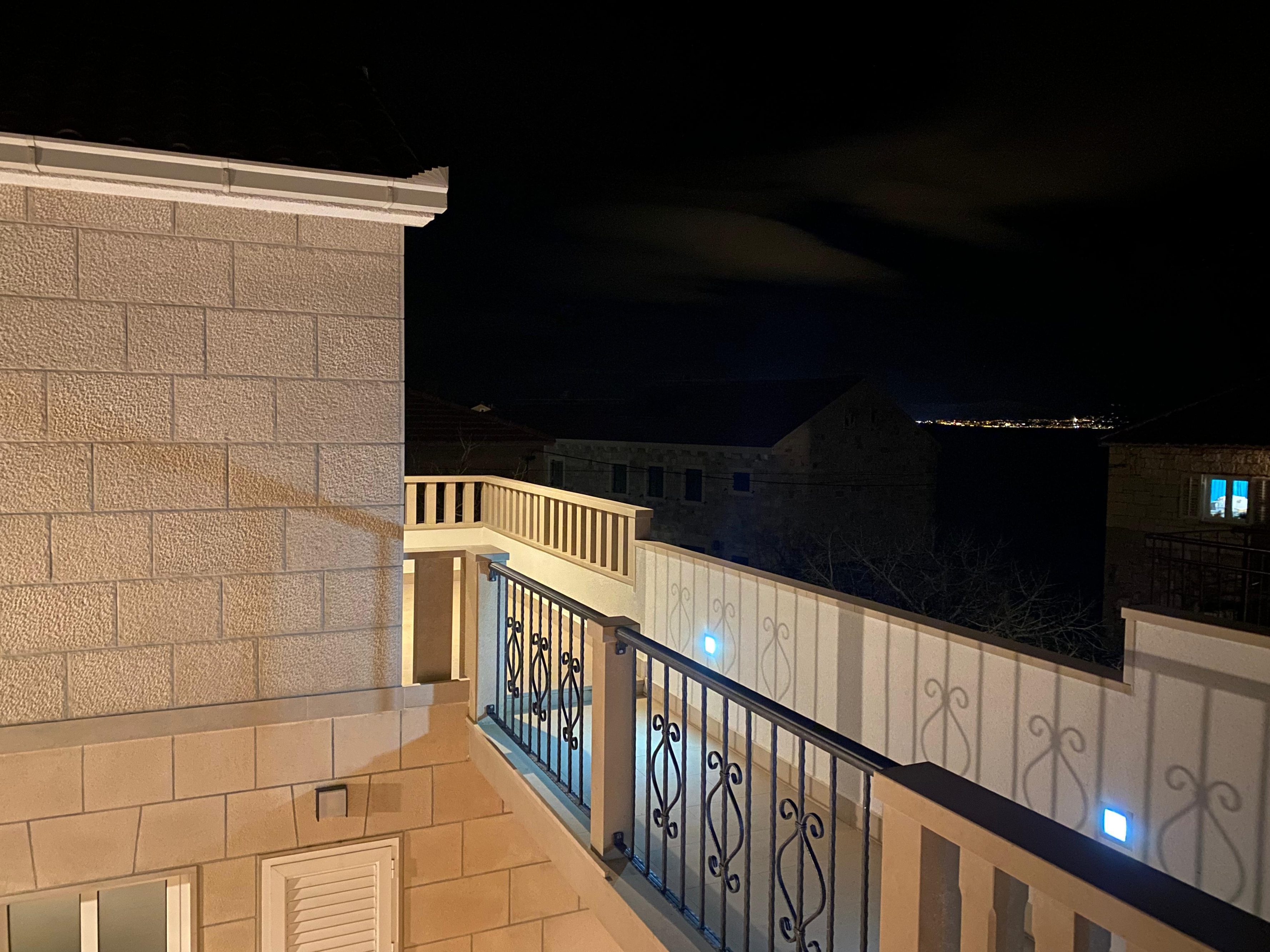 Two bedroom house with terrace and sea view Postira, Brač  K