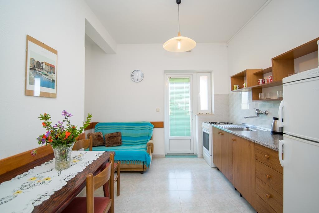 Two bedroom apartment with terrace Kaštel Štafilić (Kaštela) (A-22665-a) Two bedroom apartment with terrace Kaštel Štafilić (Kaštela) (A-22665-a)