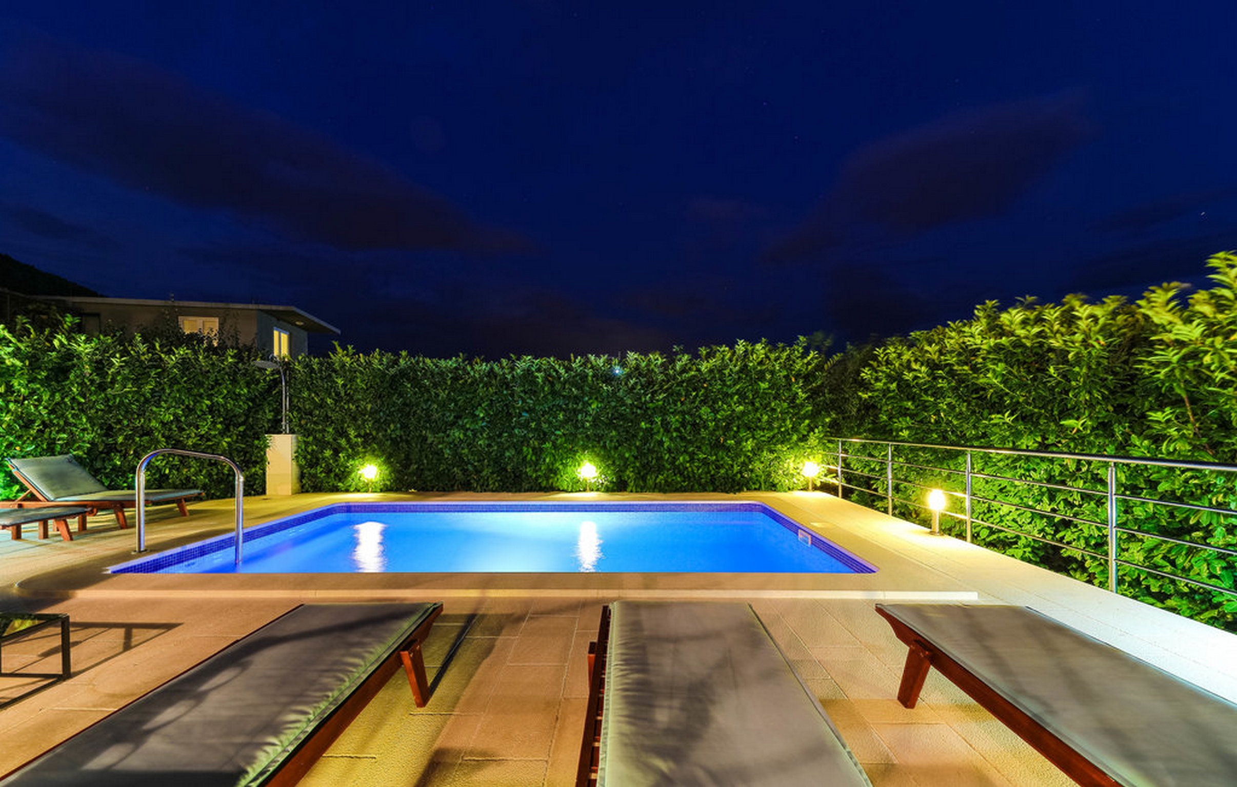 Comfortable and spacious house with terrace Vrsine, Trogir (K-22668) Comfortable and spacious house with terrace Vrsine, Trogir (K-22668)