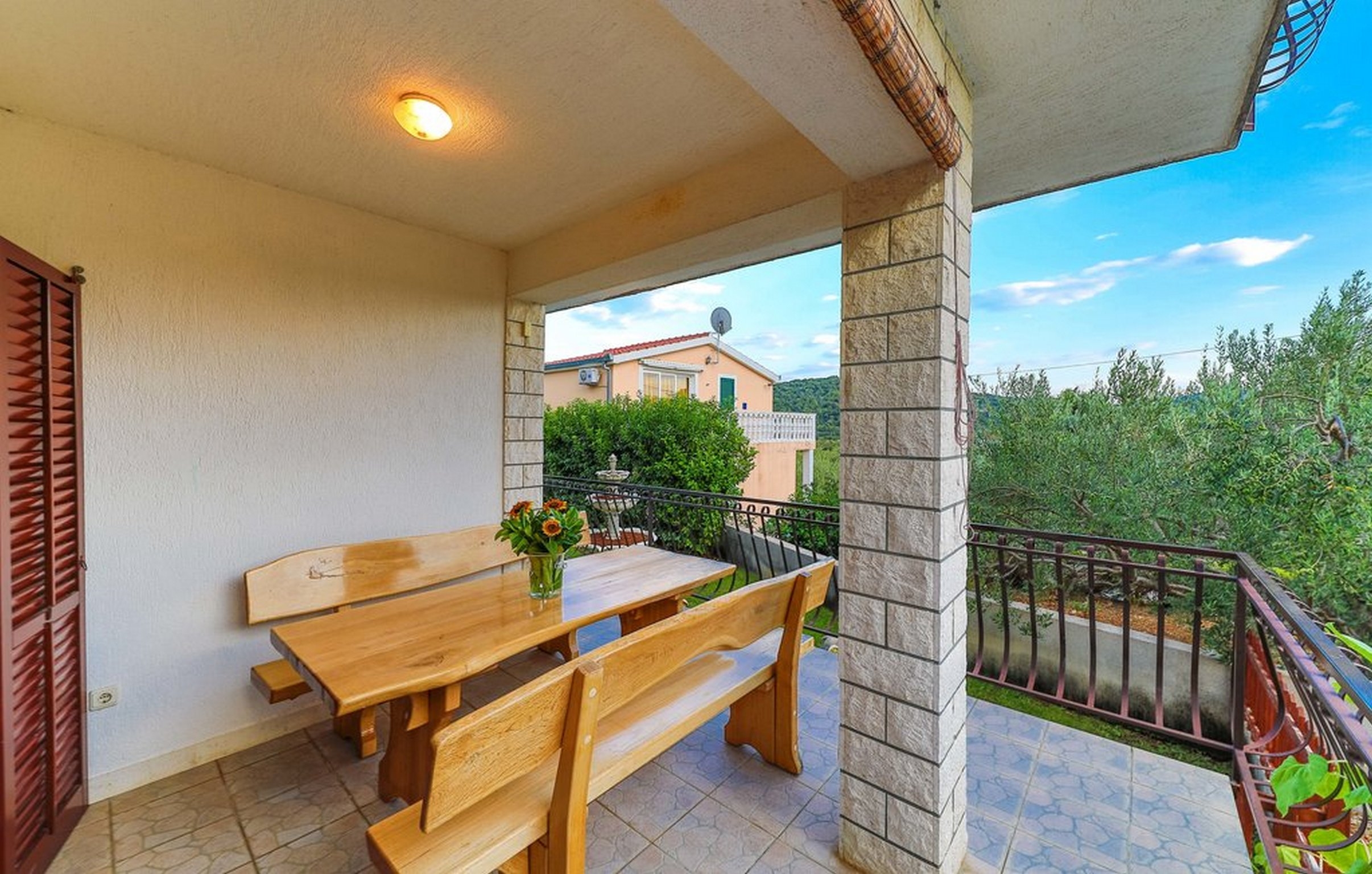 Comfortable and spacious house with terrace Vrsine, Trogir  K