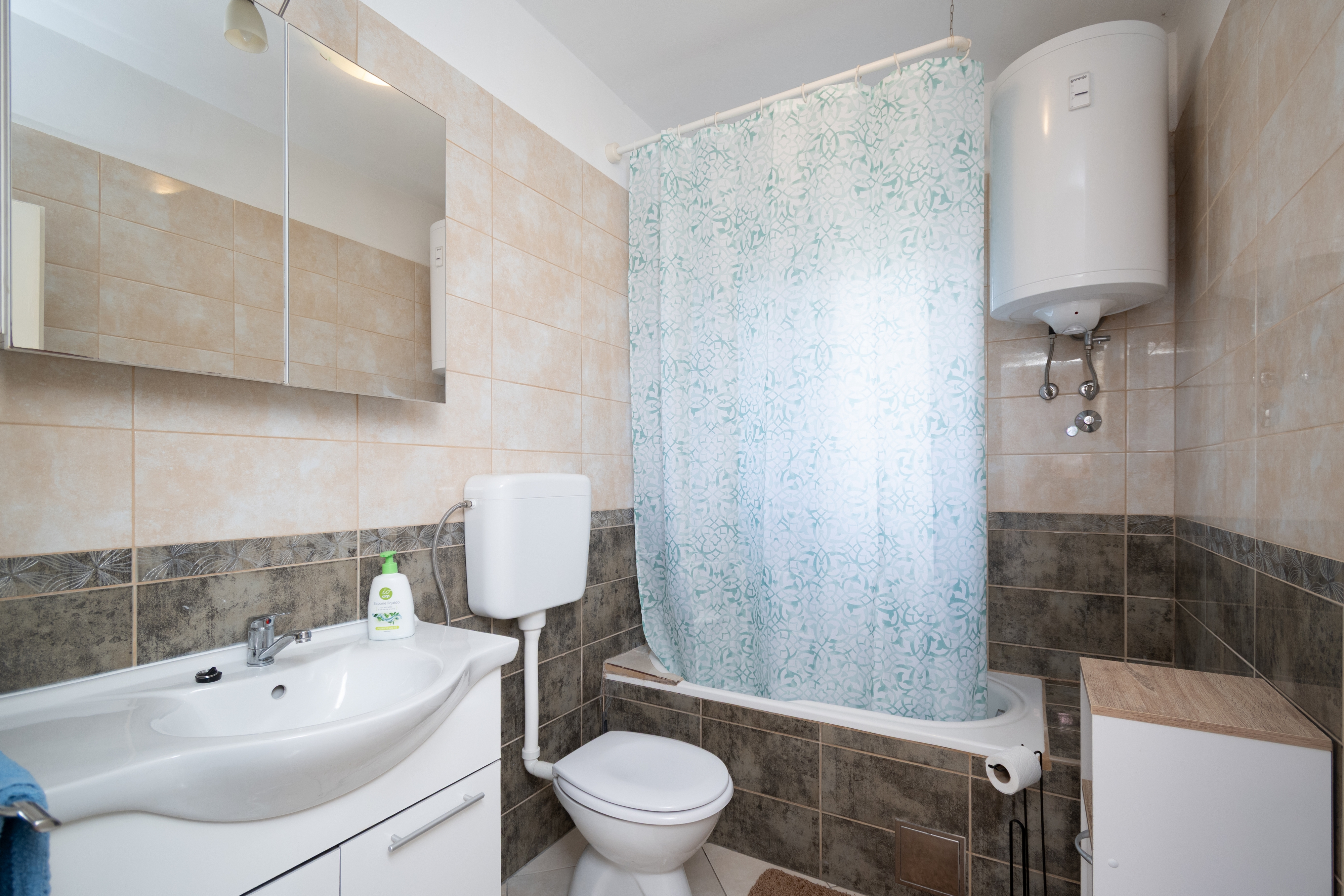 Three bedroom apartment with terrace Palit, Rab  A-a