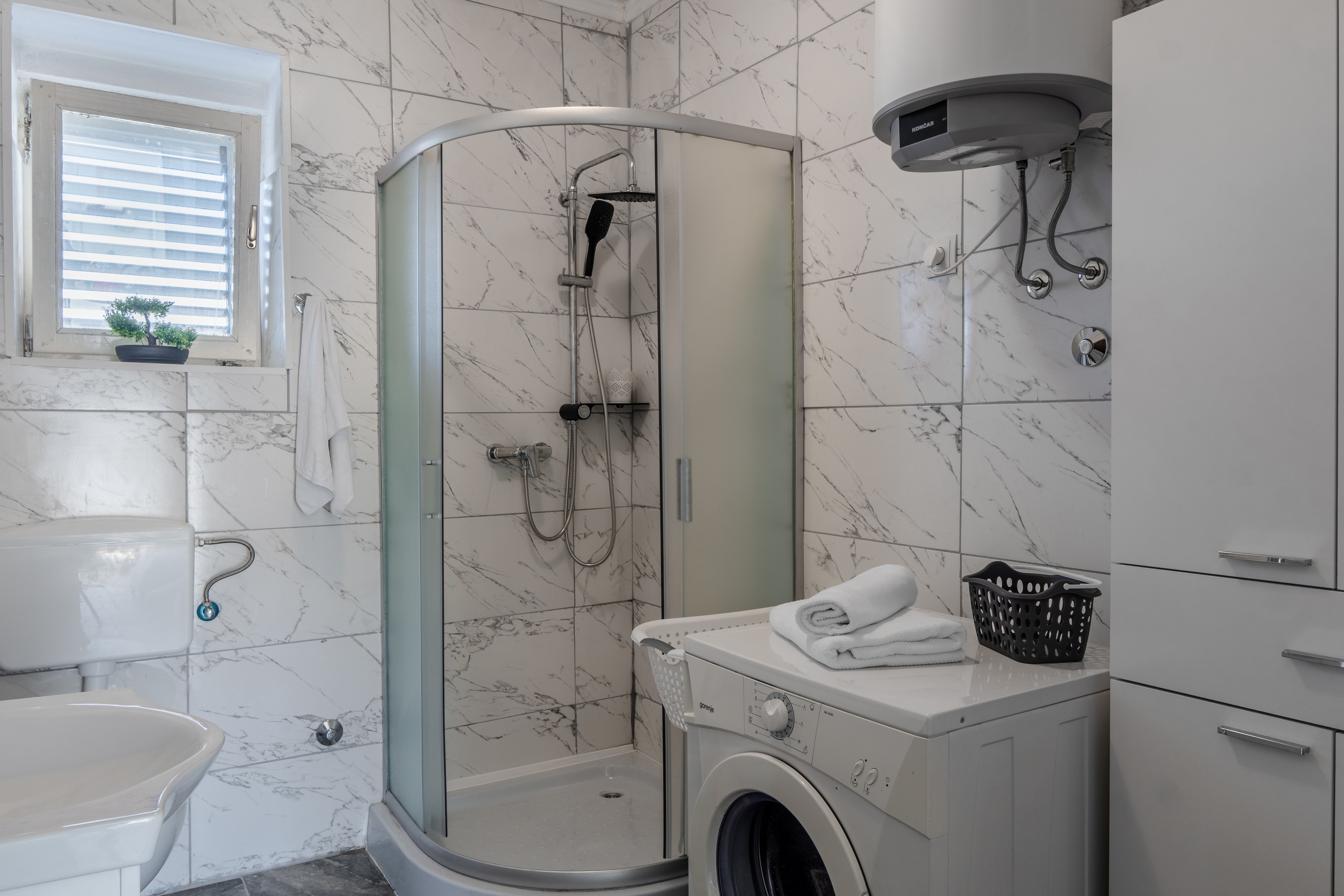 Three bedroom apartment with terrace Vir  A-a