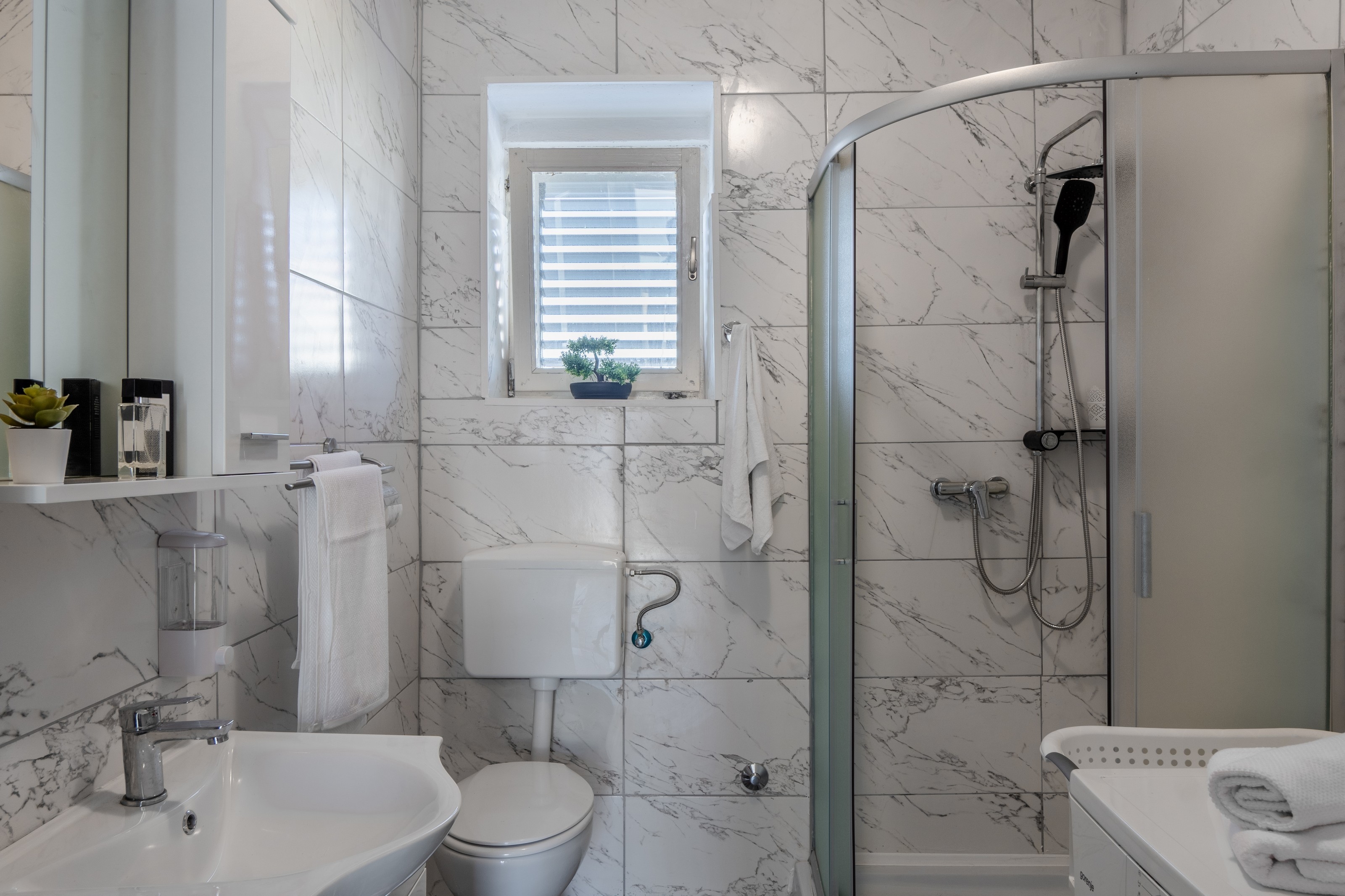 Three bedroom apartment with terrace Vir  A-a
