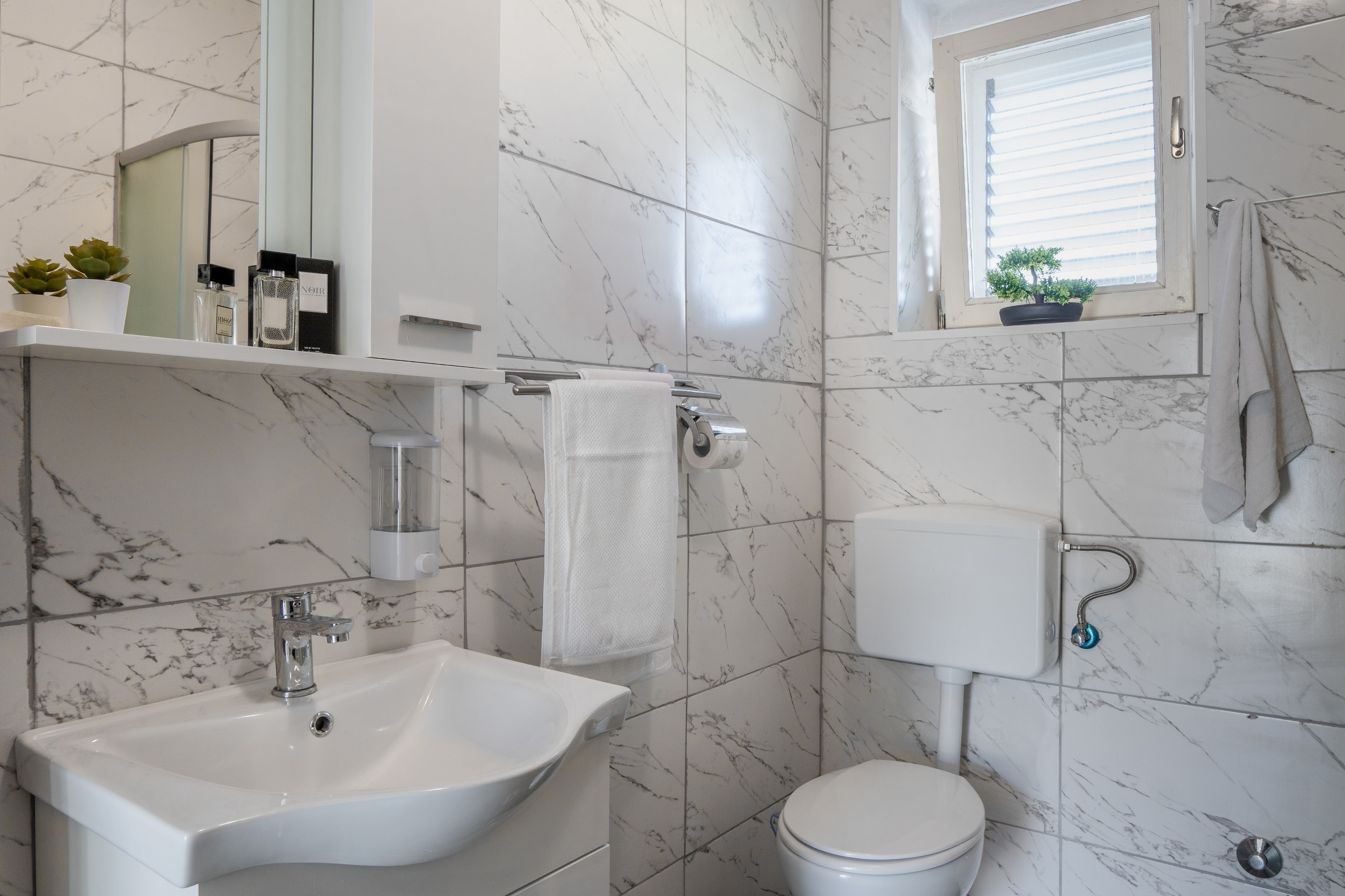 Three bedroom apartment with terrace Vir  A-a