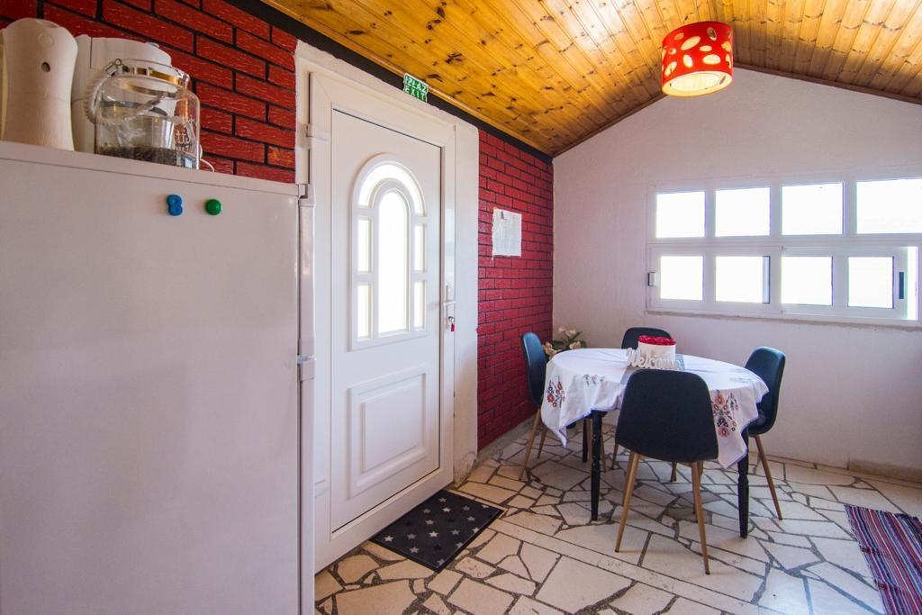 Two bedroom apartment near beach Splitska, Brač (A-22683-a) Two bedroom apartment near beach Splitska, Brač (A-22683-a)