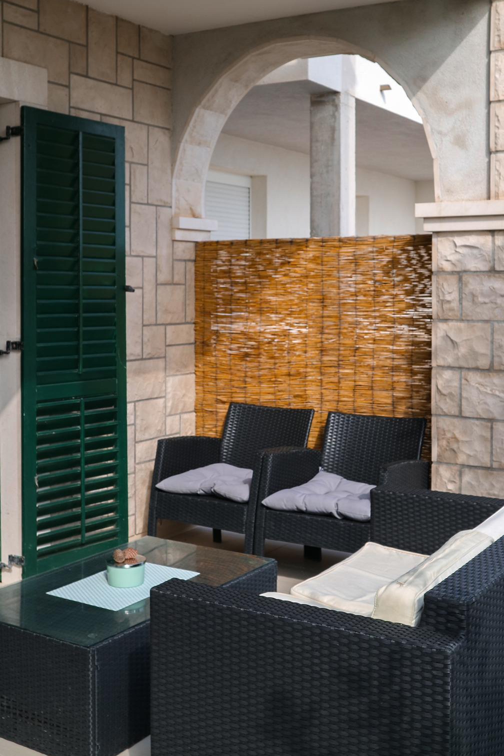 Two bedroom apartment with terrace and sea view Omiš  A-a