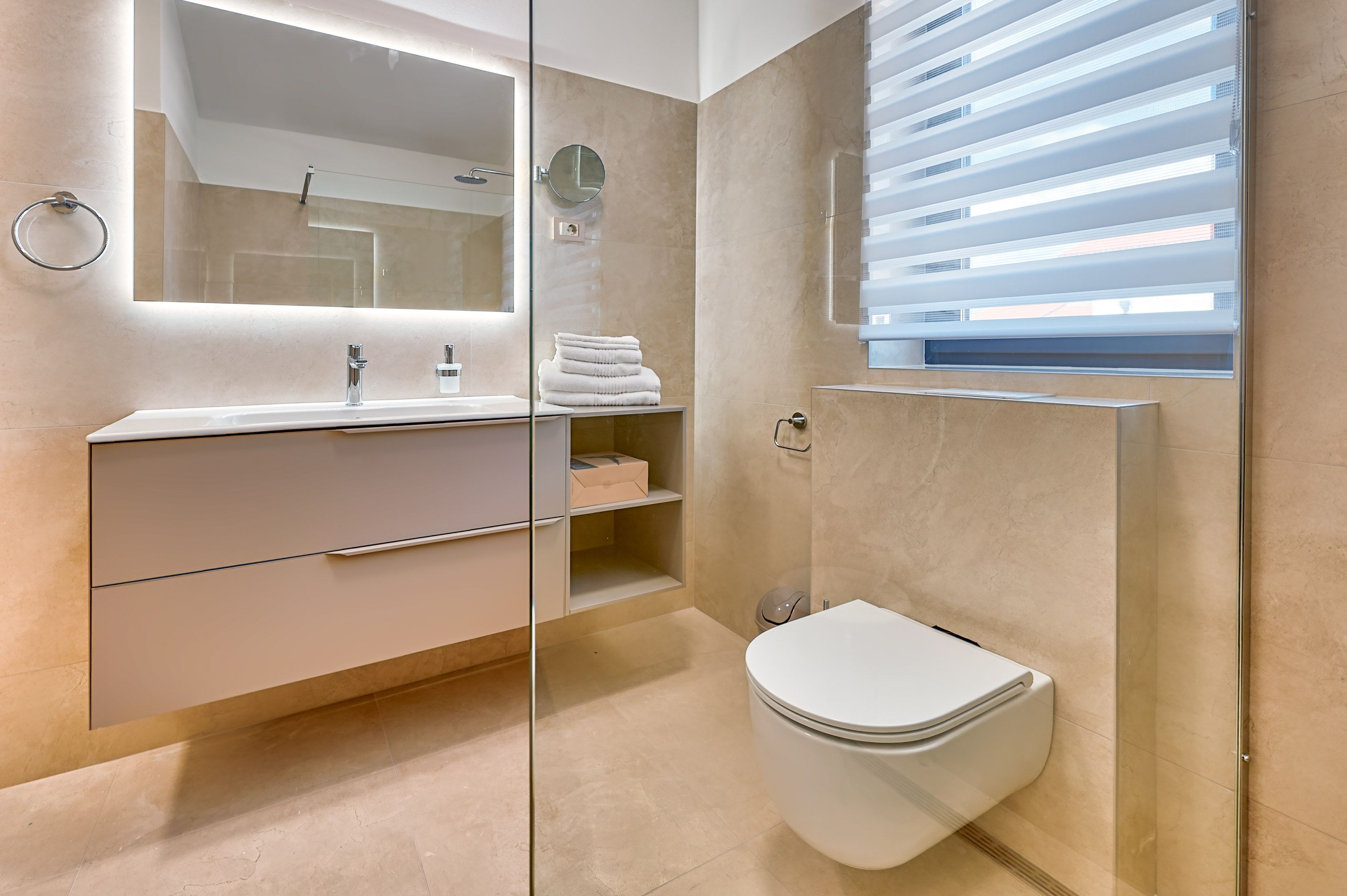 Four bedroom house with terrace and sea view Brgod, Raša  K