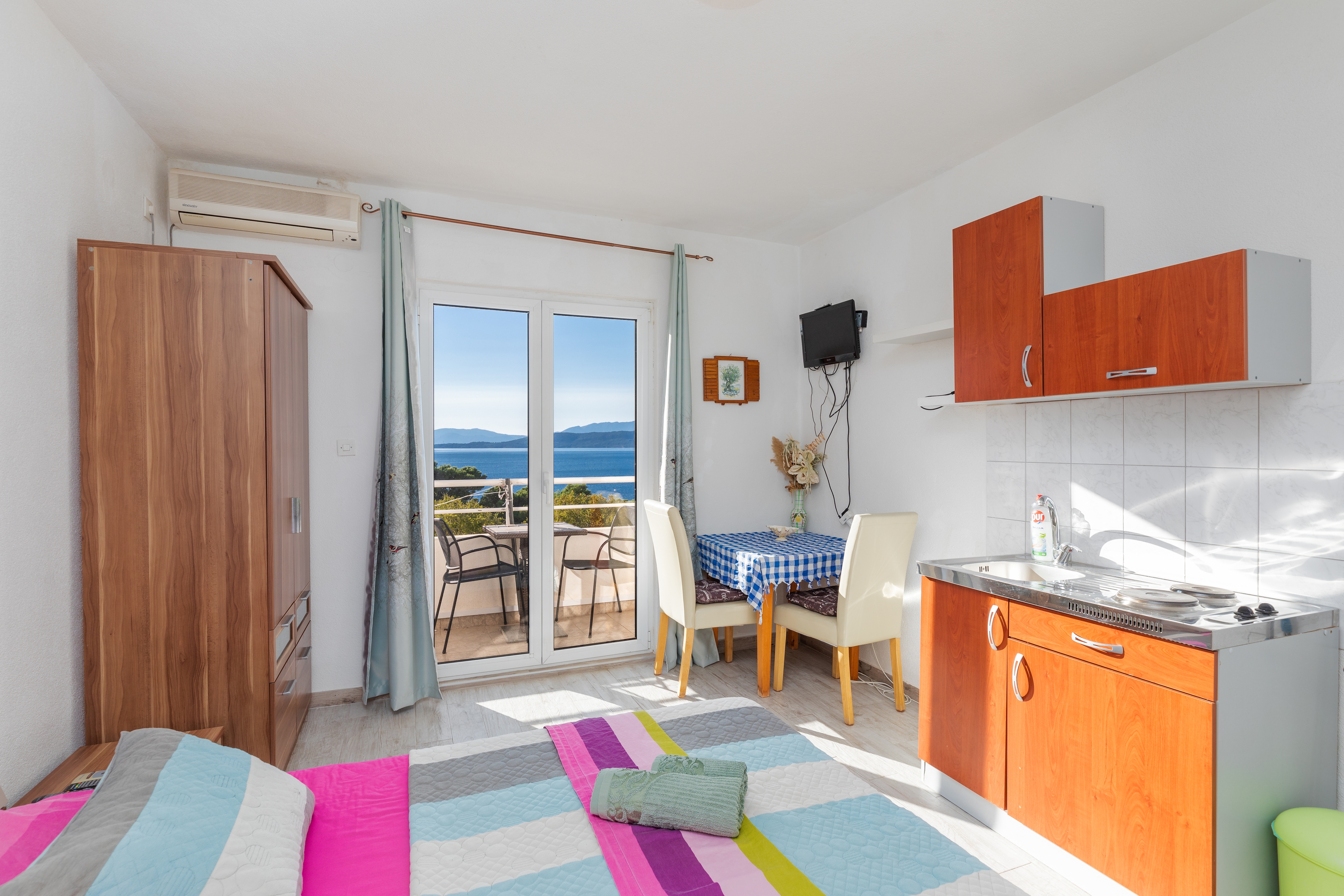Studio flat with balcony and sea view Igrane, Makarska (AS-22690-a) Studio flat with balcony and sea view Igrane, Makarska (AS-22690-a)