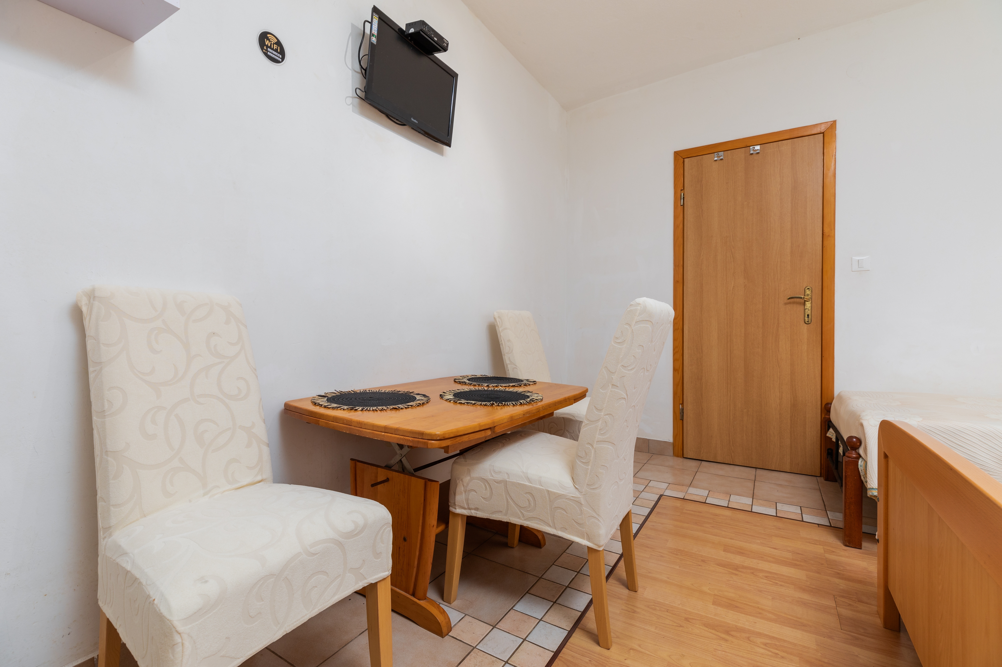 Studio flat with terrace Igrane, Makarska (AS-22690-d)