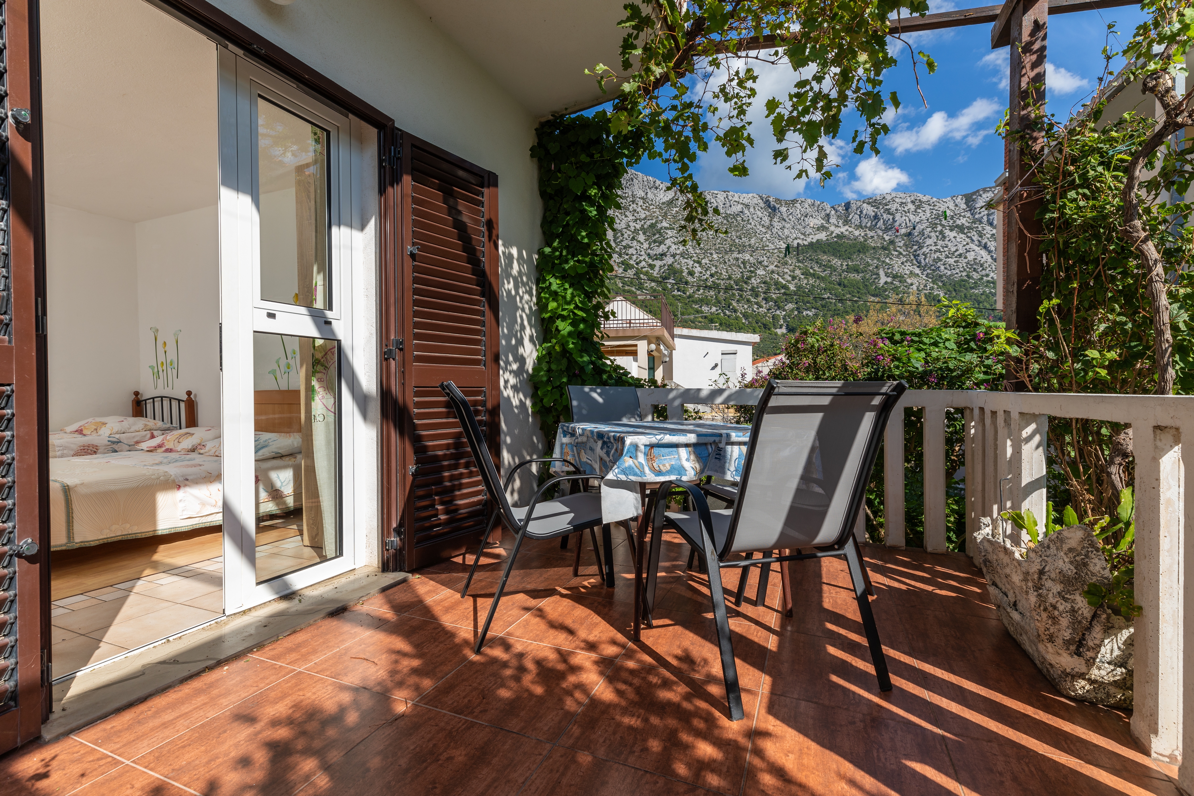 Studio flat with terrace Igrane, Makarska (AS-22690-d)