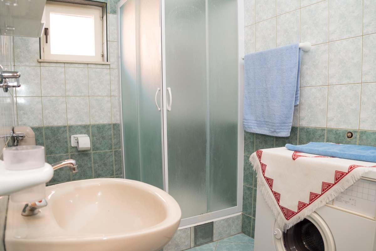 Four bedroom apartment with terrace and sea view Marina, Trogir  A-b