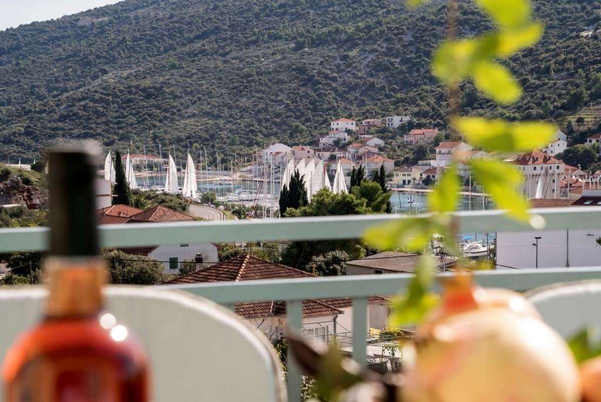 Four bedroom apartment with terrace and sea view Marina, Trogir  A-b