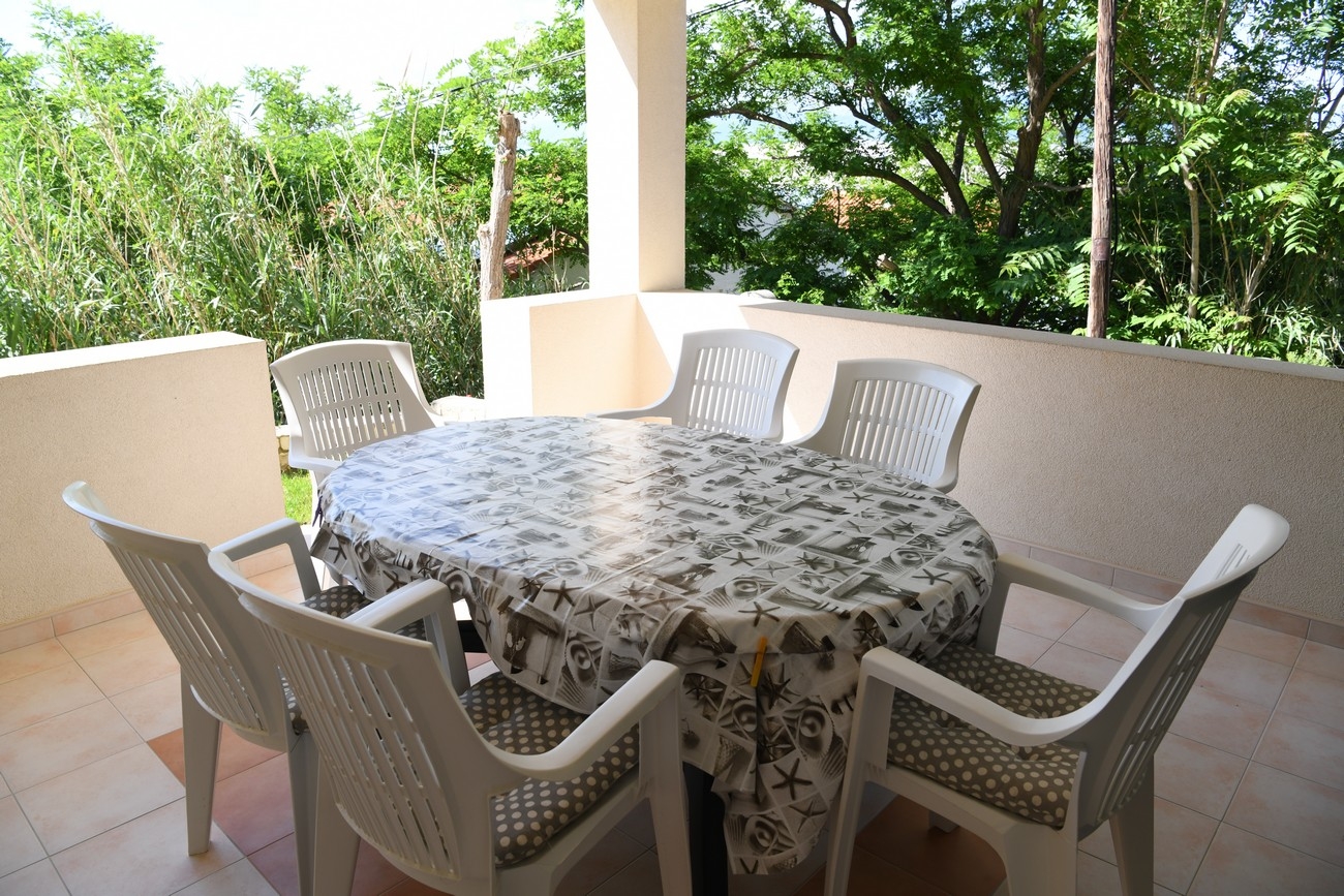 Two bedroom apartment with terrace and sea view Bošana, Pag (A-22692-a)