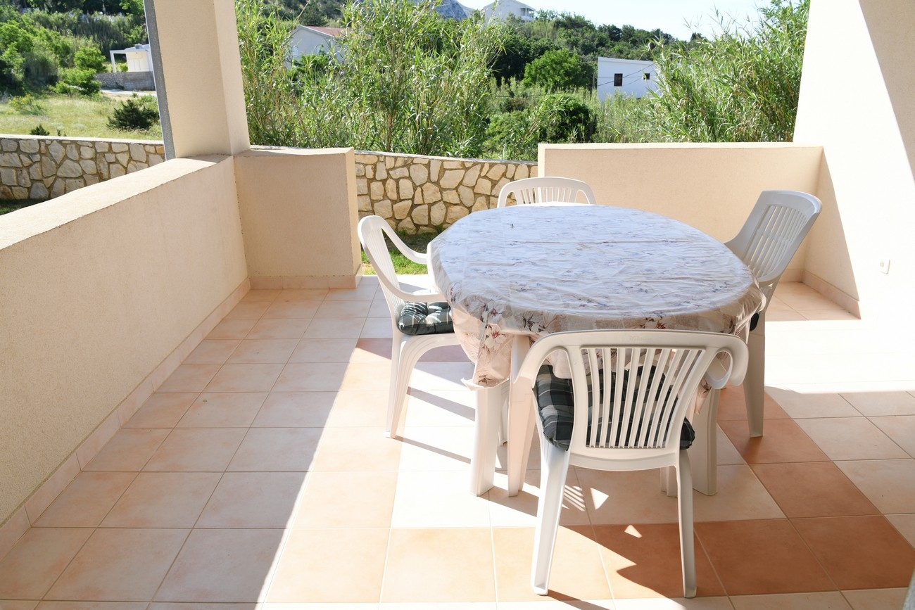 One bedroom apartment with terrace Bošana, Pag  A-b
