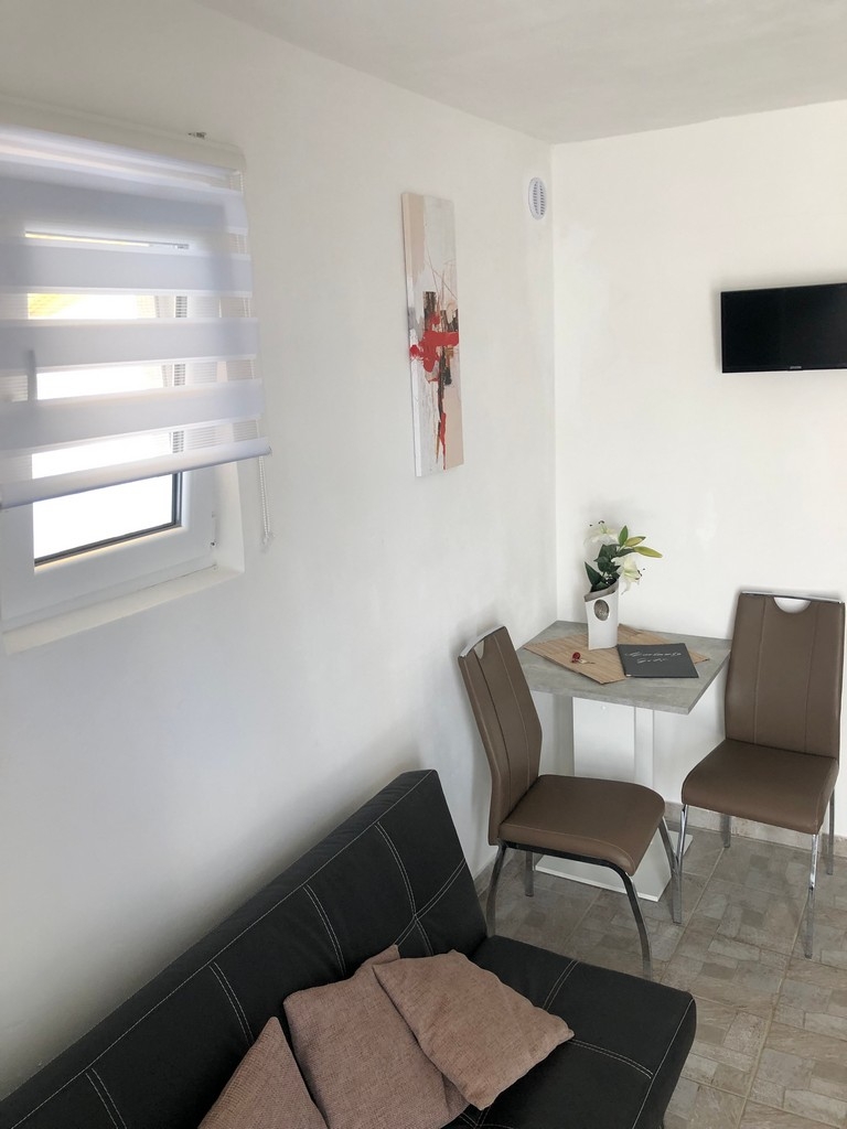 One bedroom apartment with terrace Vir  A-a