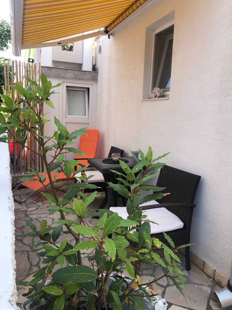One bedroom apartment with terrace Vir  A-a