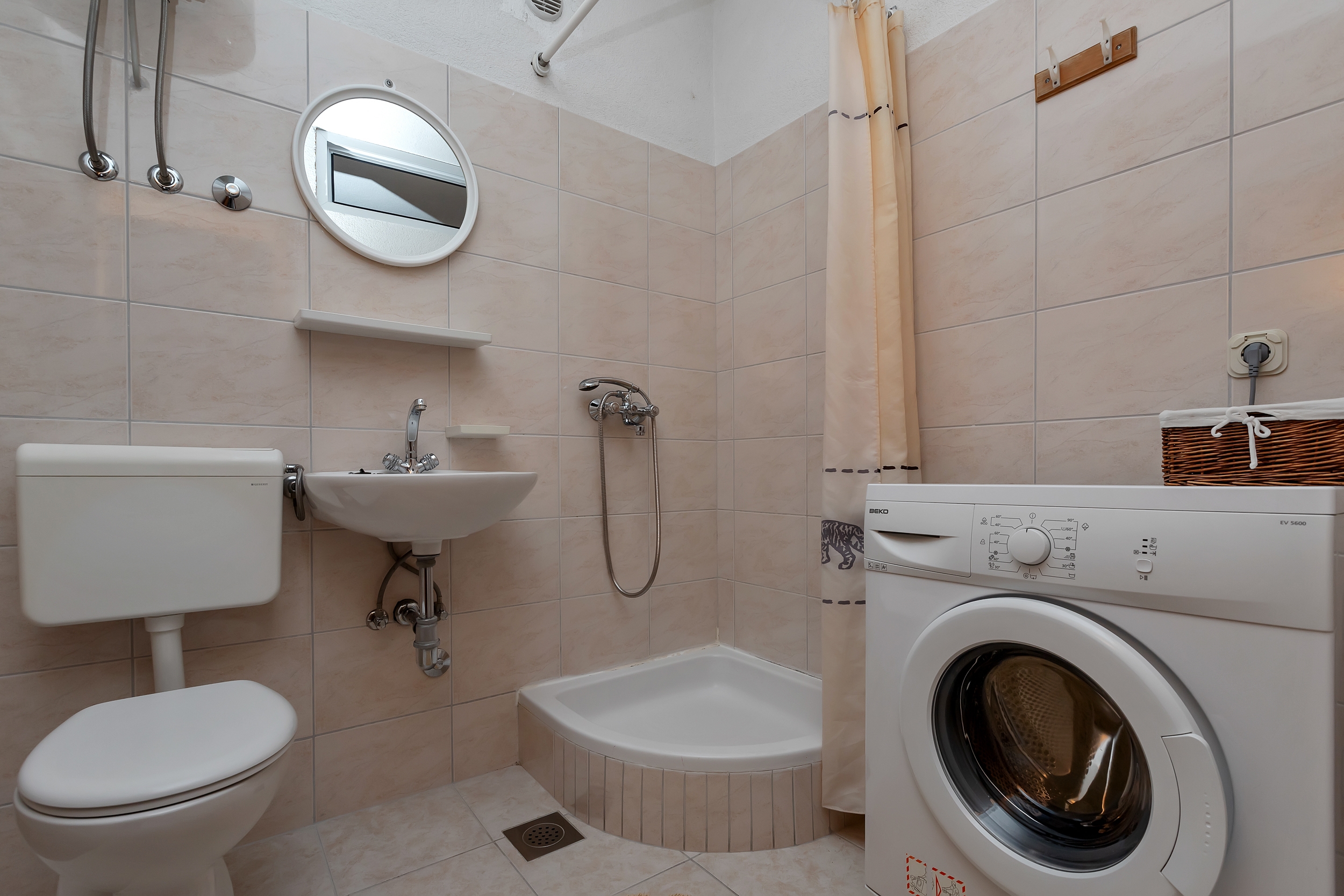 One bedroom apartment with balcony and sea view Drašnice, Makarska  A-b