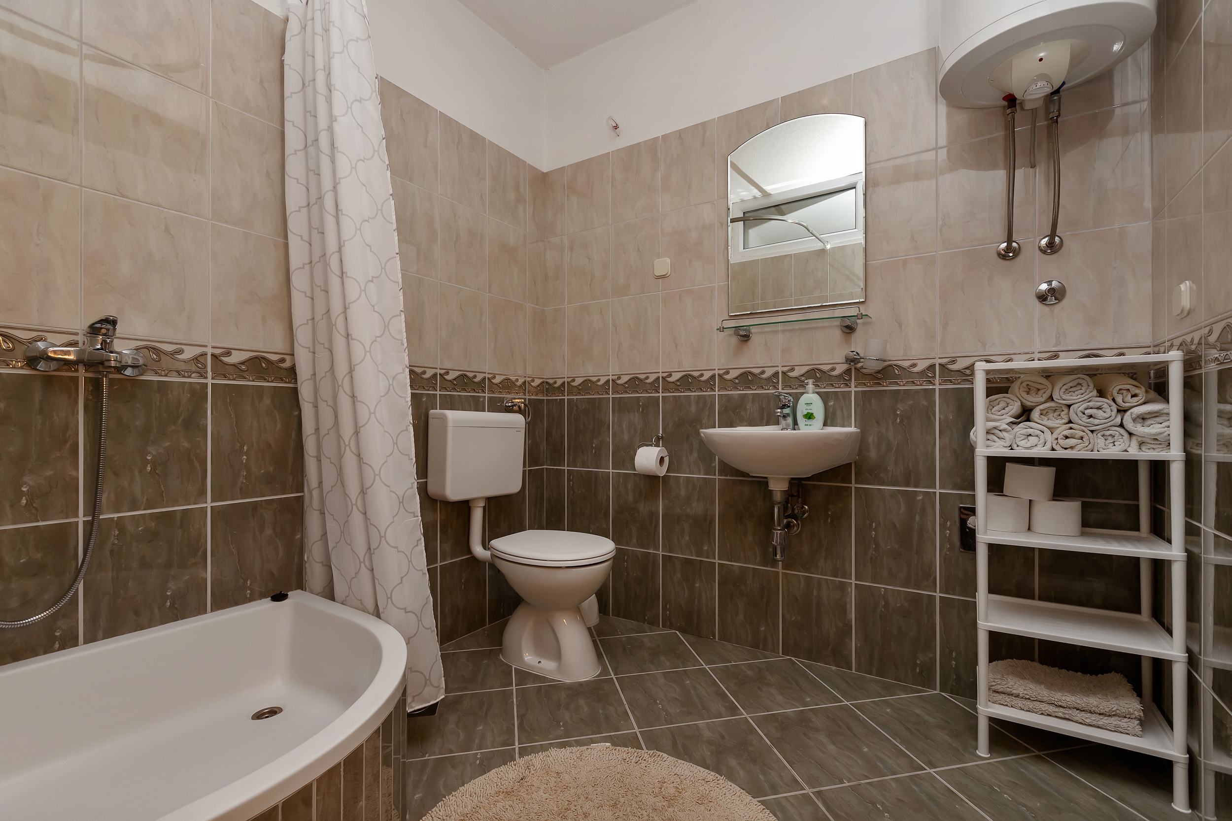 One bedroom apartment with terrace Drašnice, Makarska  A-c