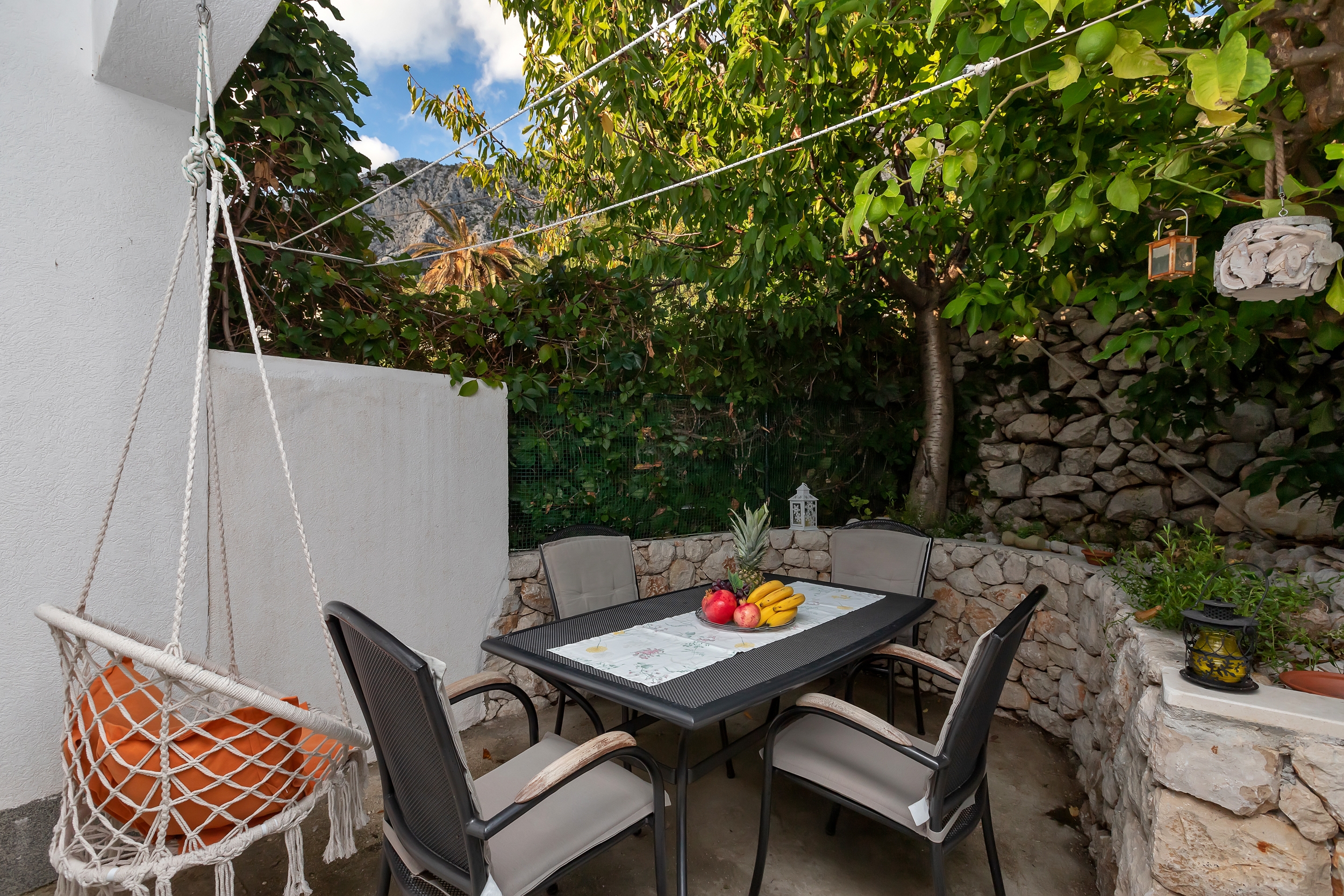 One bedroom apartment with terrace Drašnice, Makarska  A-c
