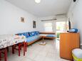 Obývací pokoj Povljana, Obývací pokoj v ubytování typu apartment, s klimatizací a WiFi.