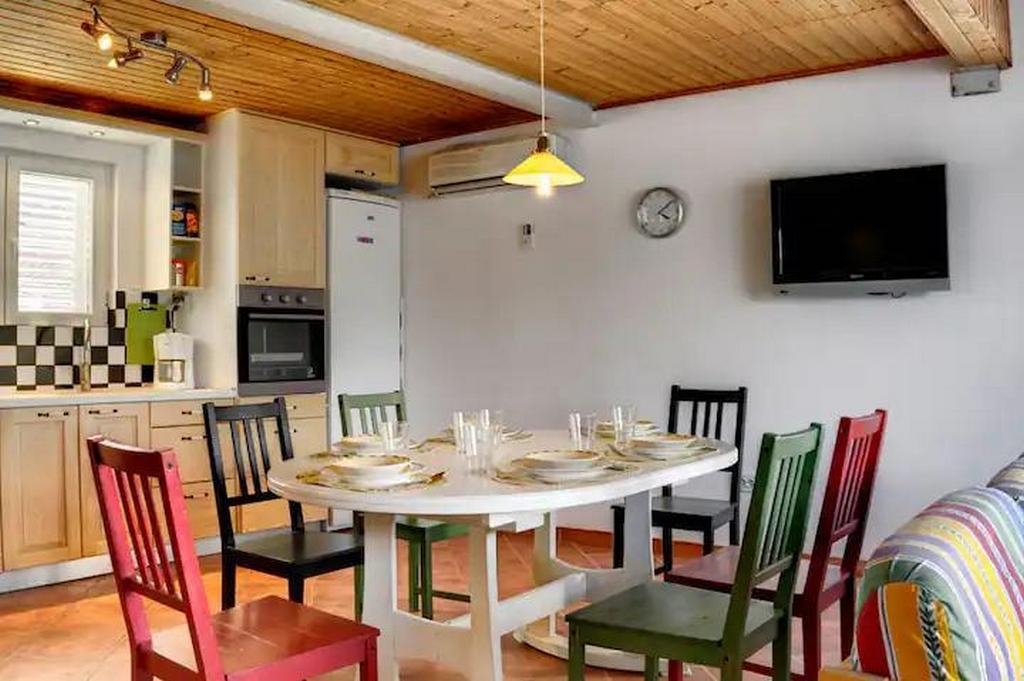 Three bedroom house near beach Veli Rat, Dugi otok (K-22718)