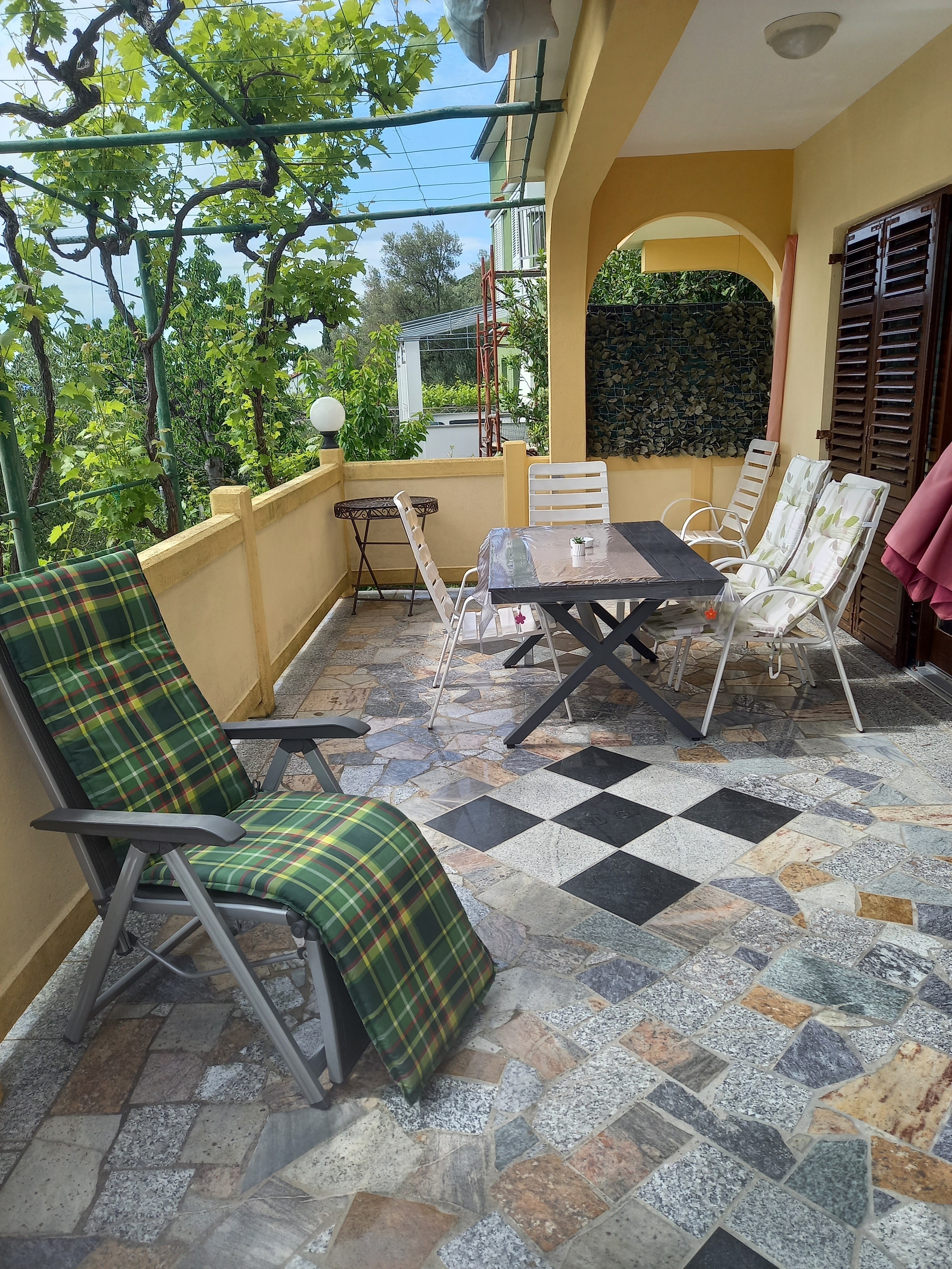 One bedroom apartment with terrace and sea view Supetarska Draga - Gornja, Rab  A-a