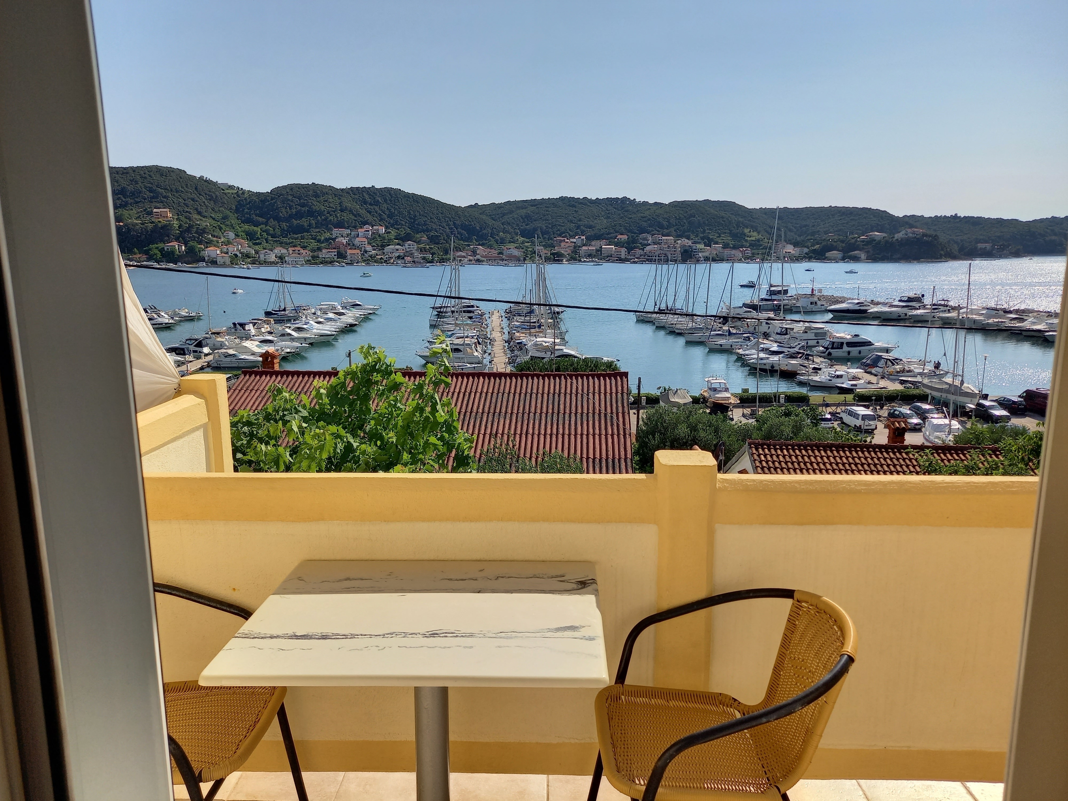 Two bedroom apartment with terrace and sea view Supetarska Draga - Gornja, Rab  A-b