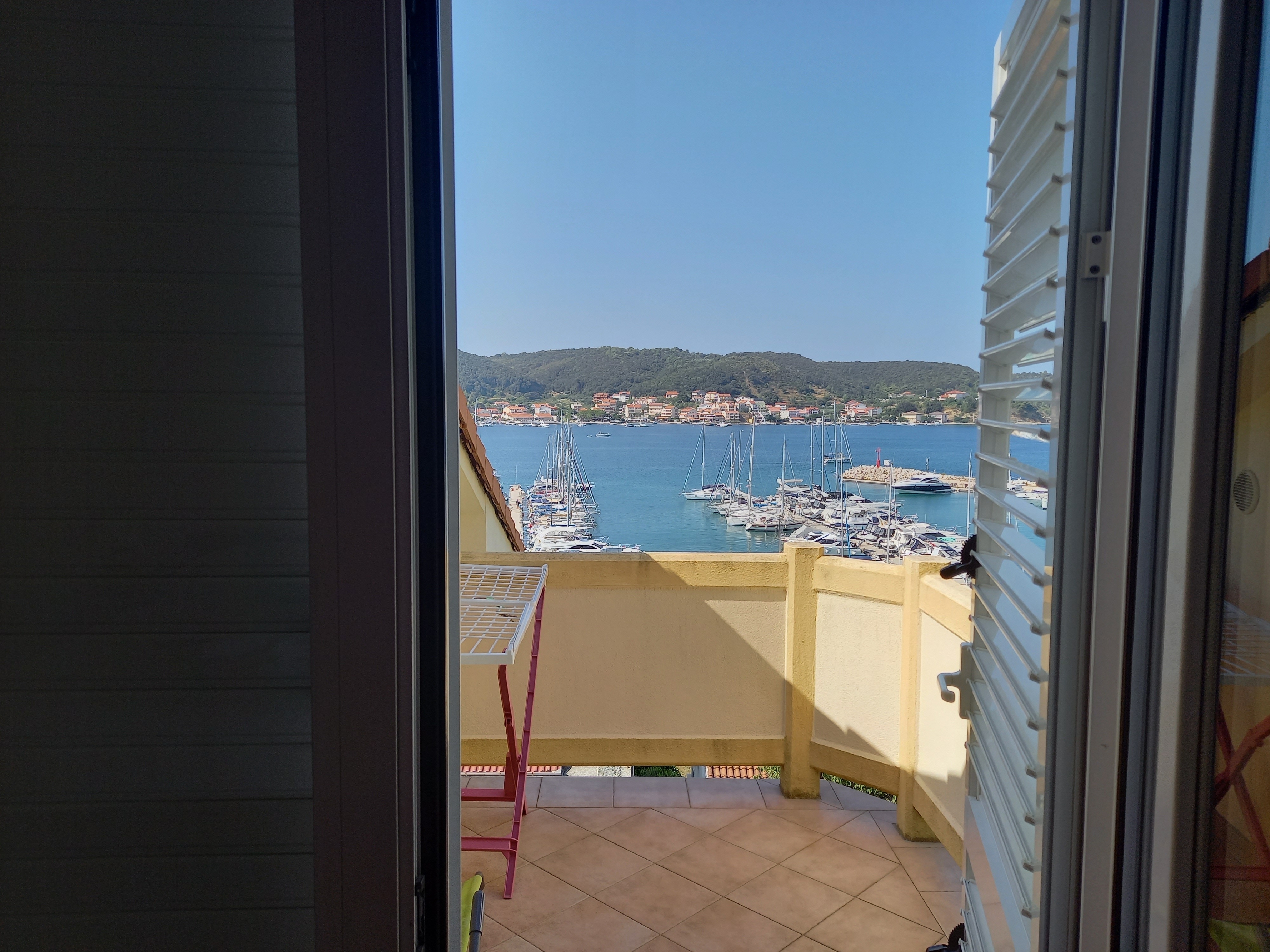 Two bedroom apartment with balcony and sea view Supetarska Draga - Gornja, Rab  A-c
