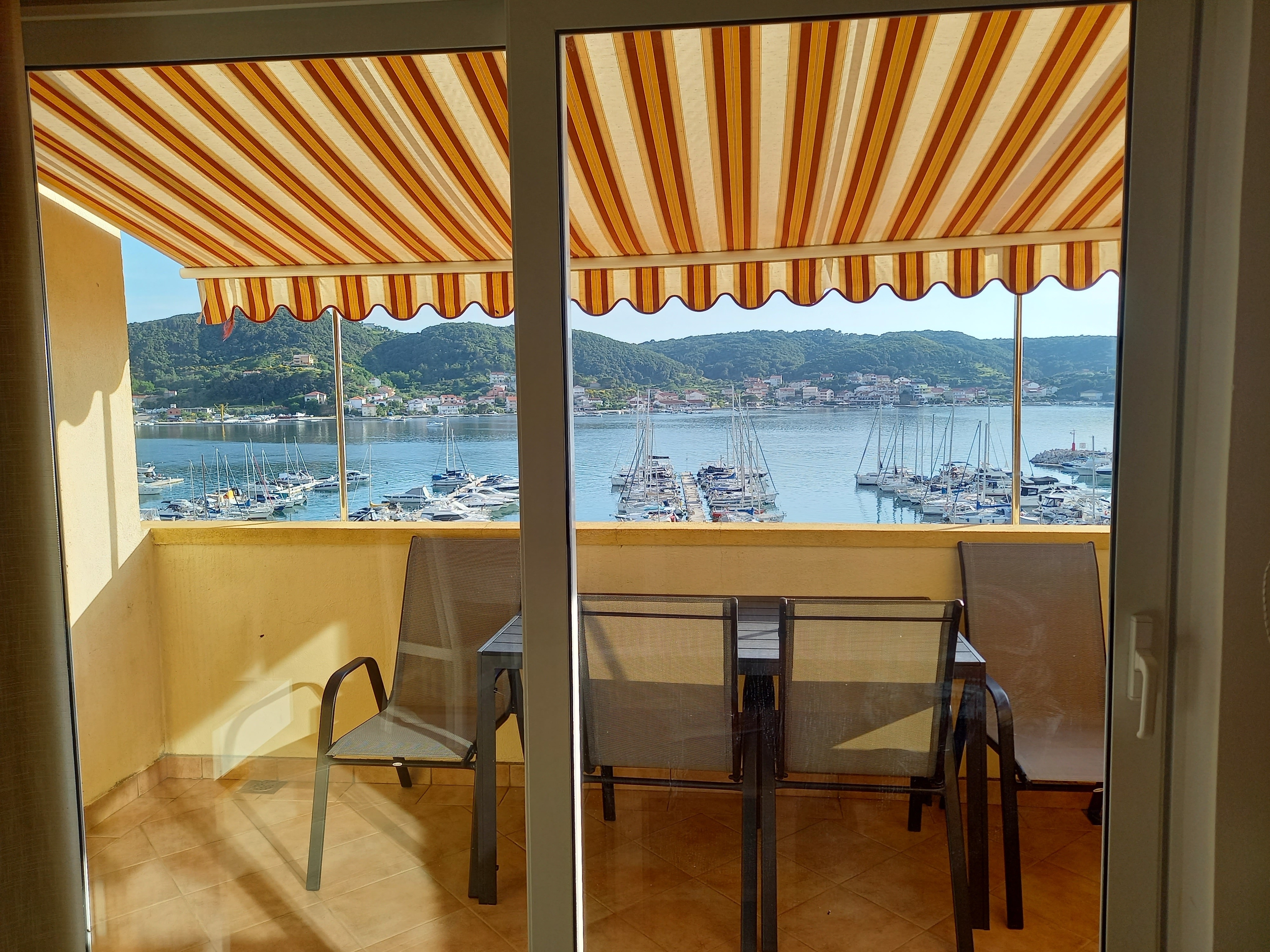 Two bedroom apartment with balcony and sea view Supetarska Draga - Gornja, Rab  A-c