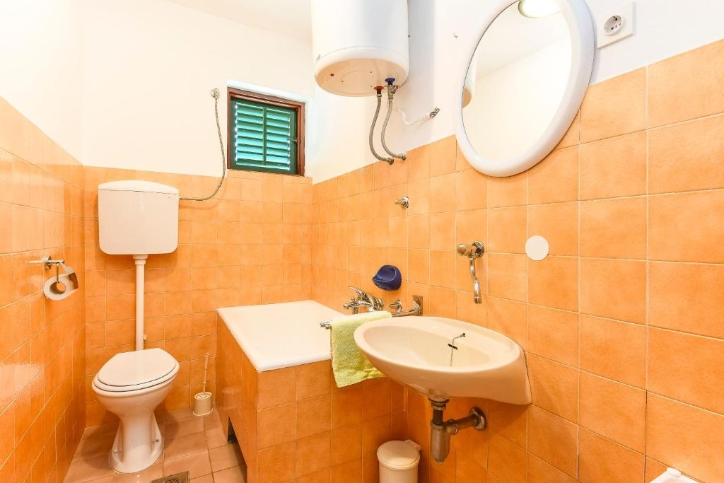 Two bedroom apartment with terrace and sea view Žaborić, Šibenik  A-a