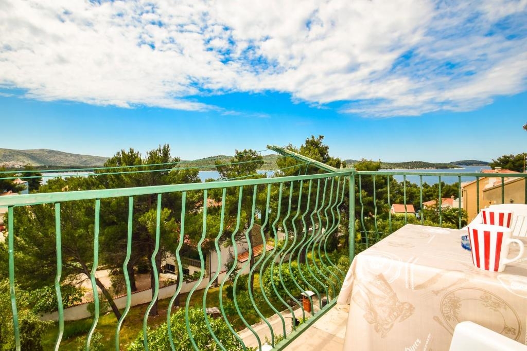 Studio flat with balcony and sea view Žaborić, Šibenik  AS-a