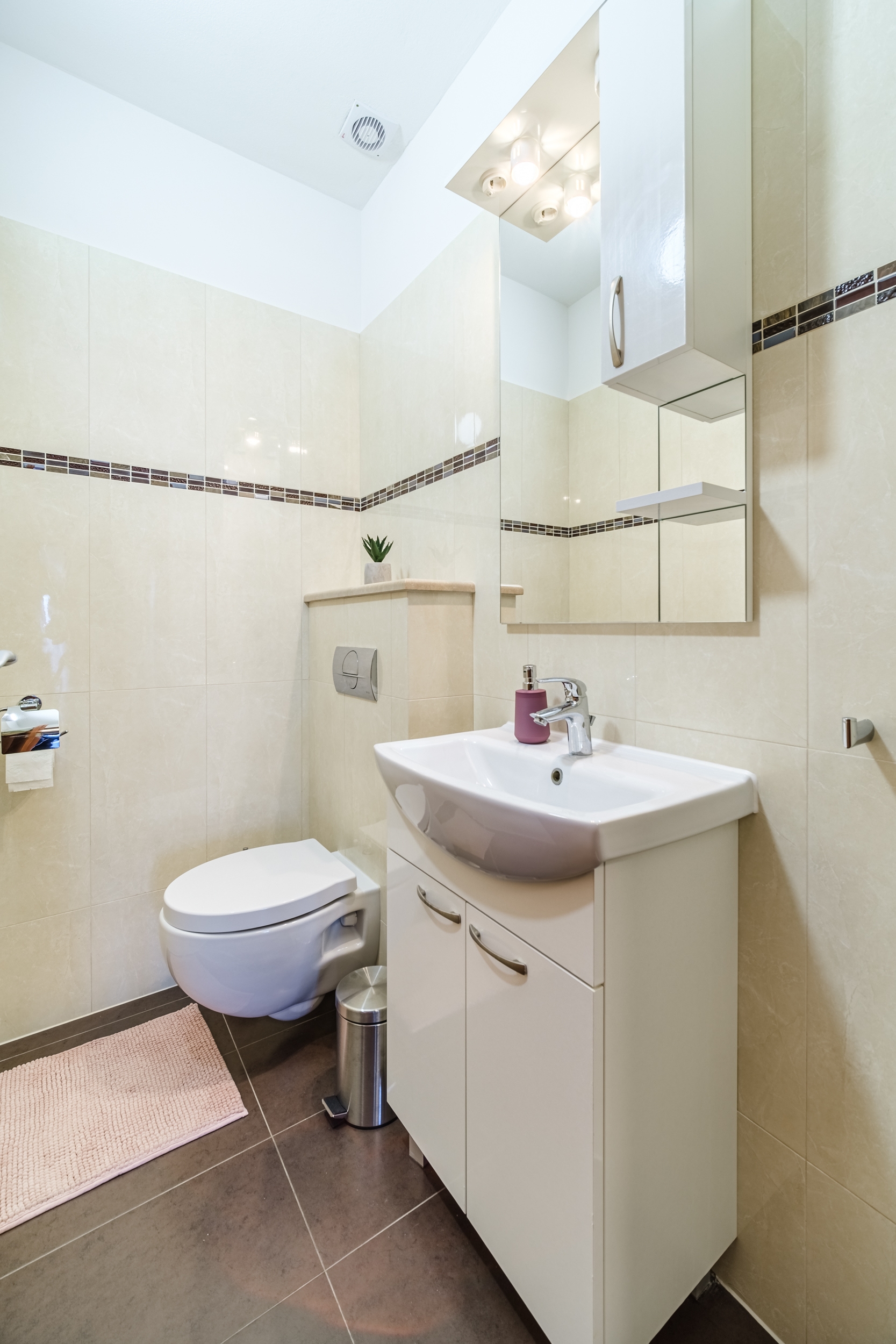 Three bedroom apartment with terrace and sea view Sutivan, Brač  A-a