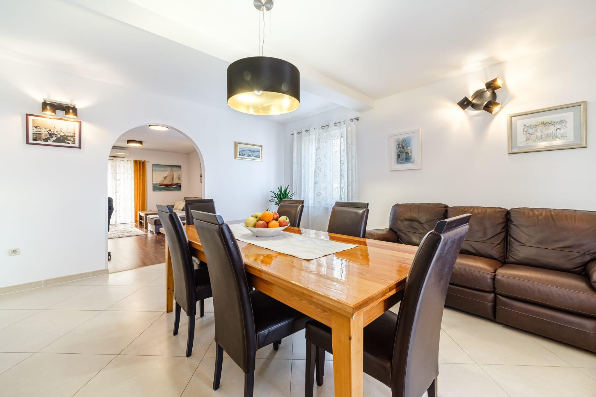 Three bedroom apartment with terrace and sea view Sutivan, Brač  A-a