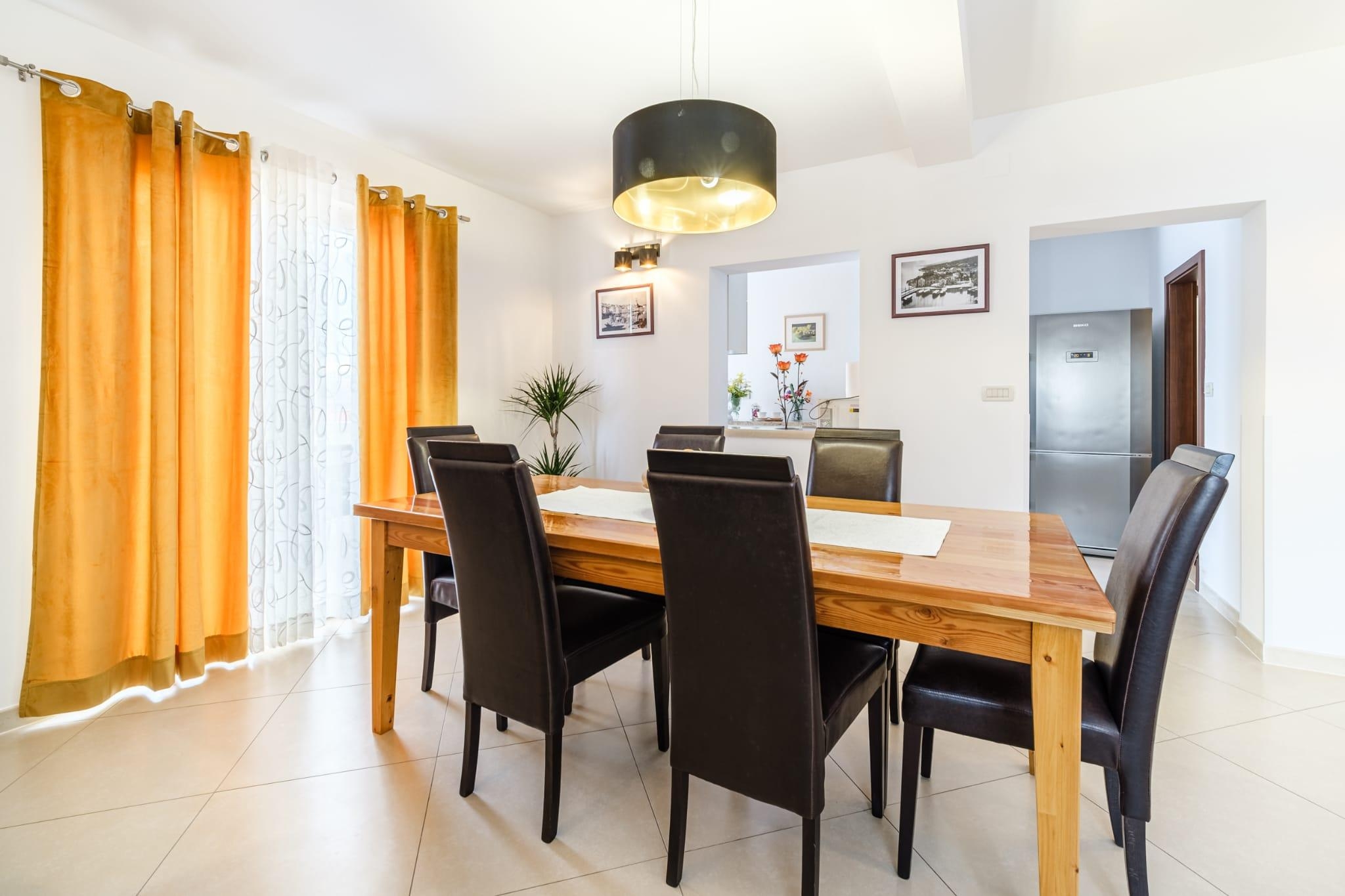 Three bedroom apartment with terrace and sea view Sutivan, Brač  A-a