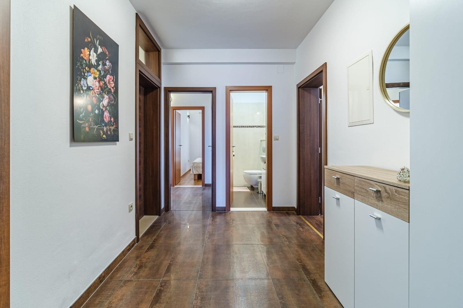 Three bedroom apartment with terrace and sea view Sutivan, Brač  A-a