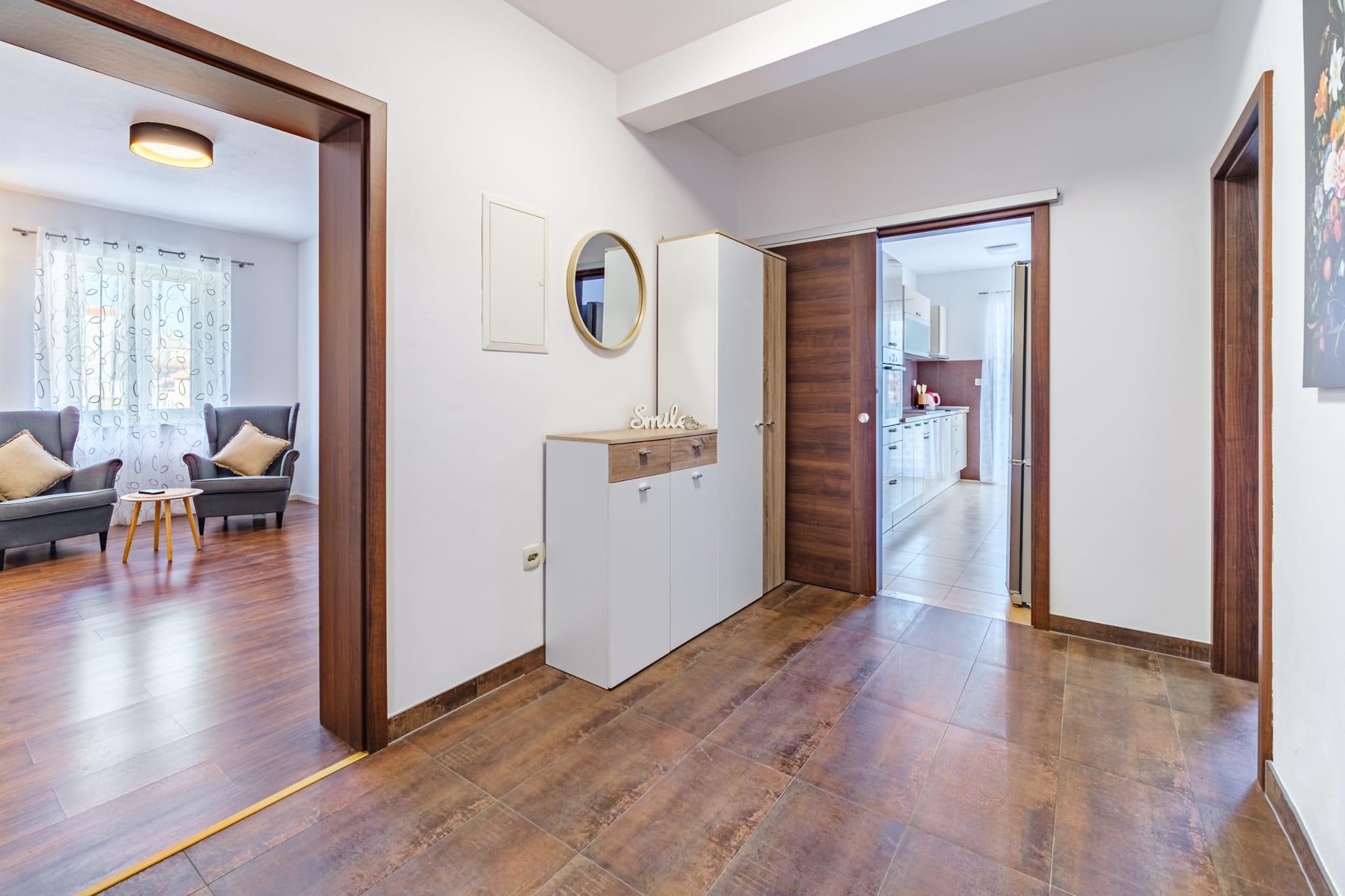 Three bedroom apartment with terrace and sea view Sutivan, Brač  A-a