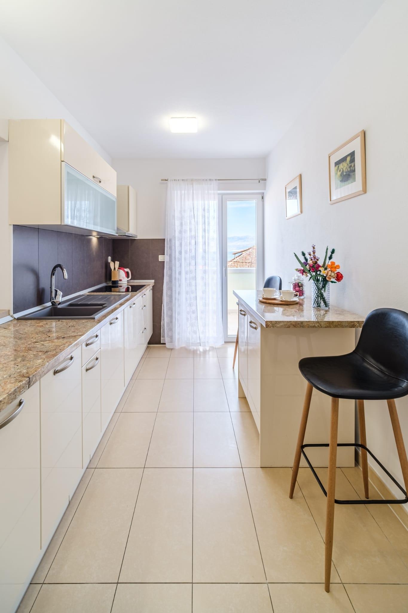 Three bedroom apartment with terrace and sea view Sutivan, Brač  A-a